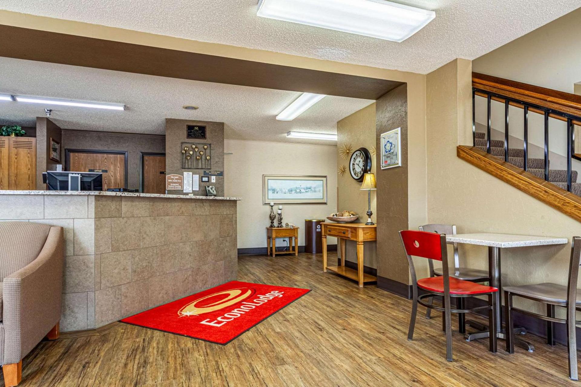 Econo Lodge Sioux Center photo 2
