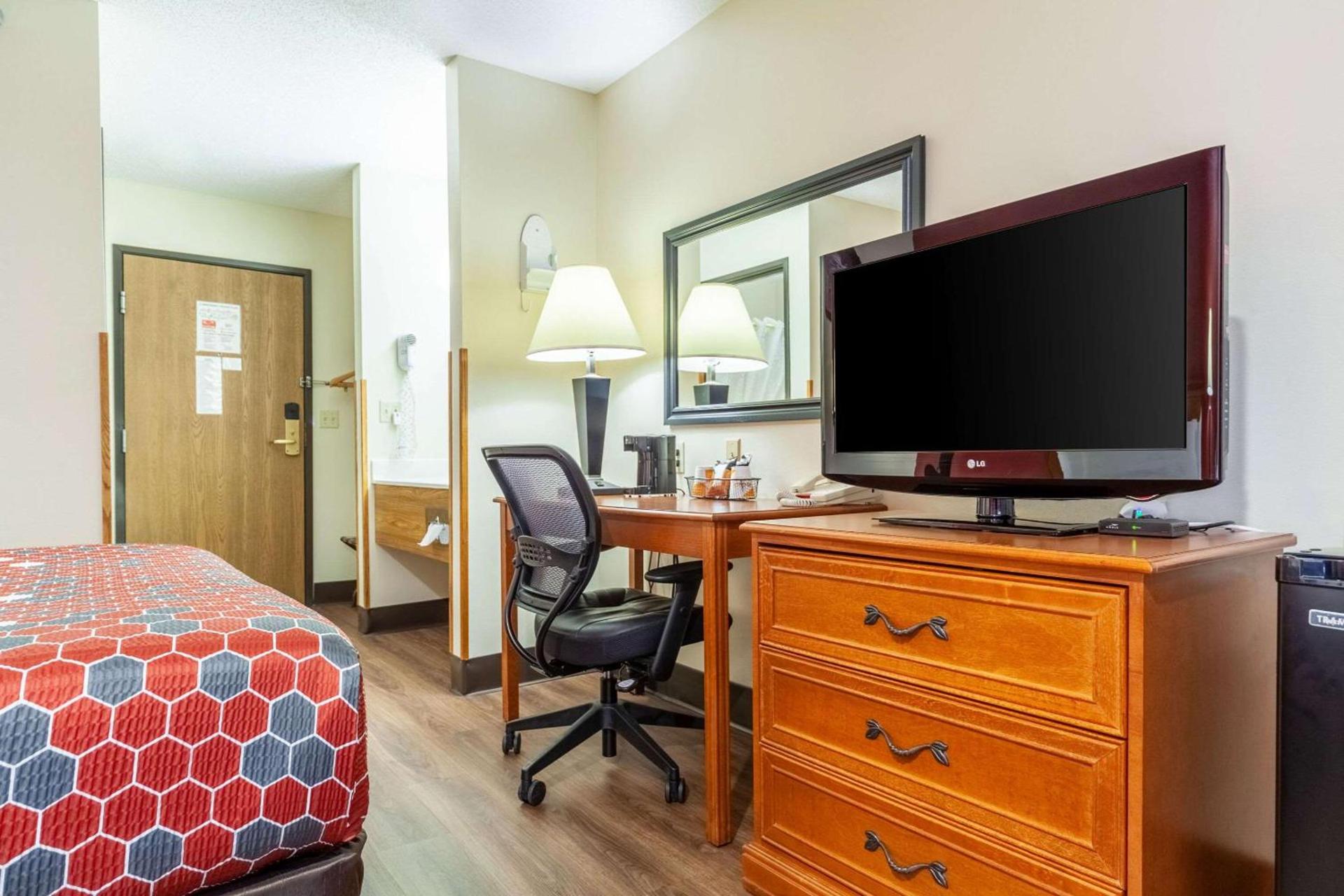 Econo Lodge Sioux Center photo 15
