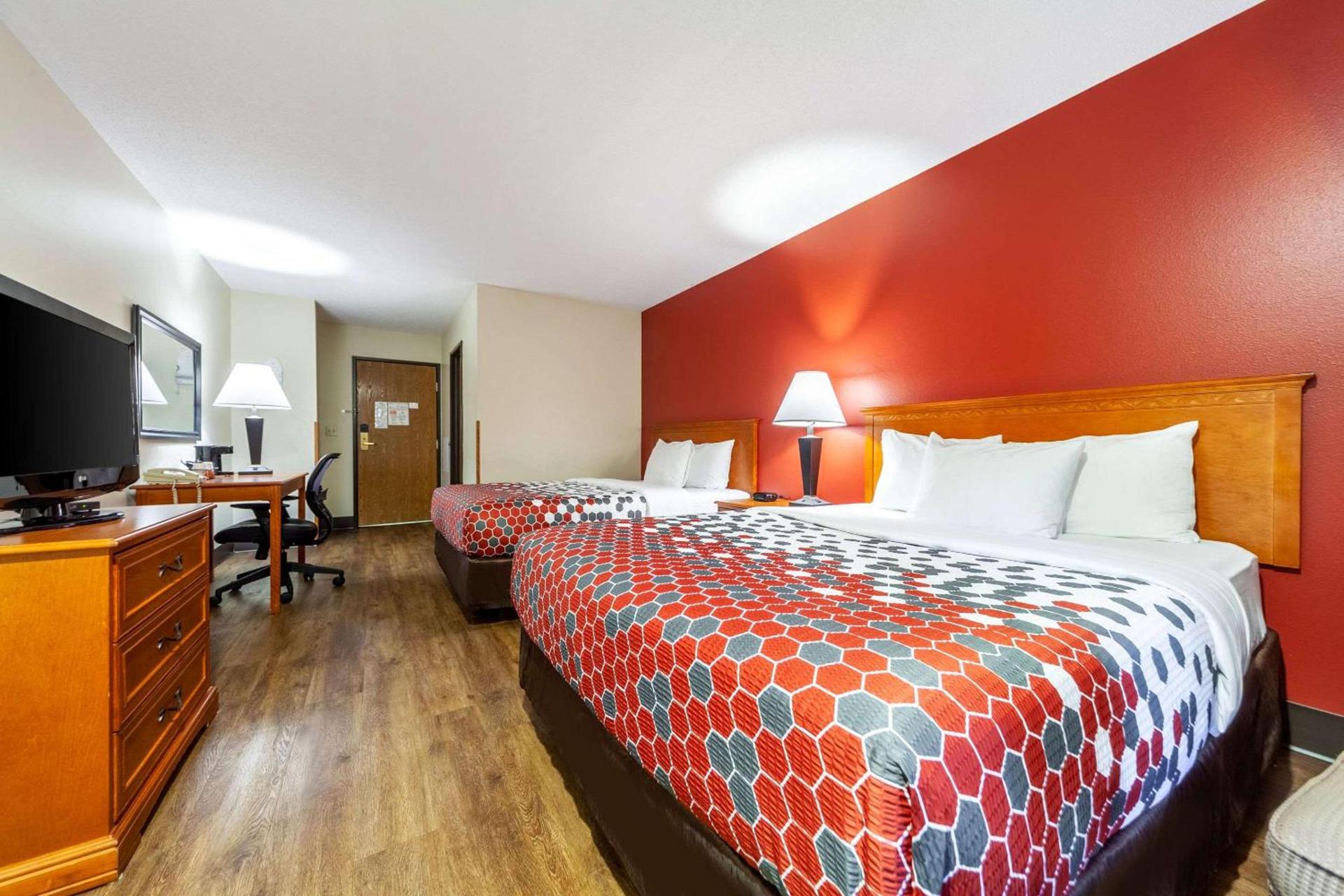 Econo Lodge Sioux Center photo 17