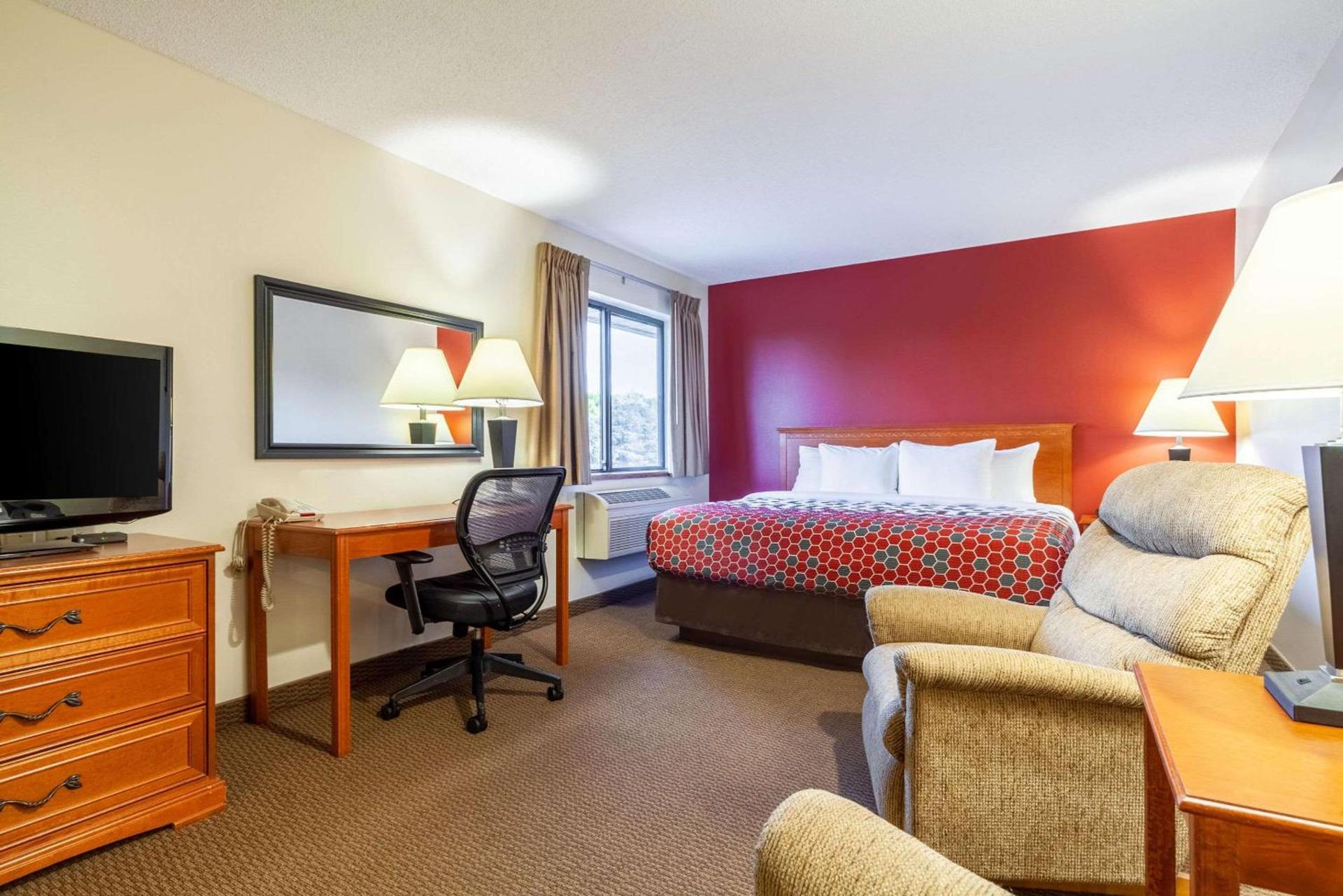 Econo Lodge Sioux Center photo 24