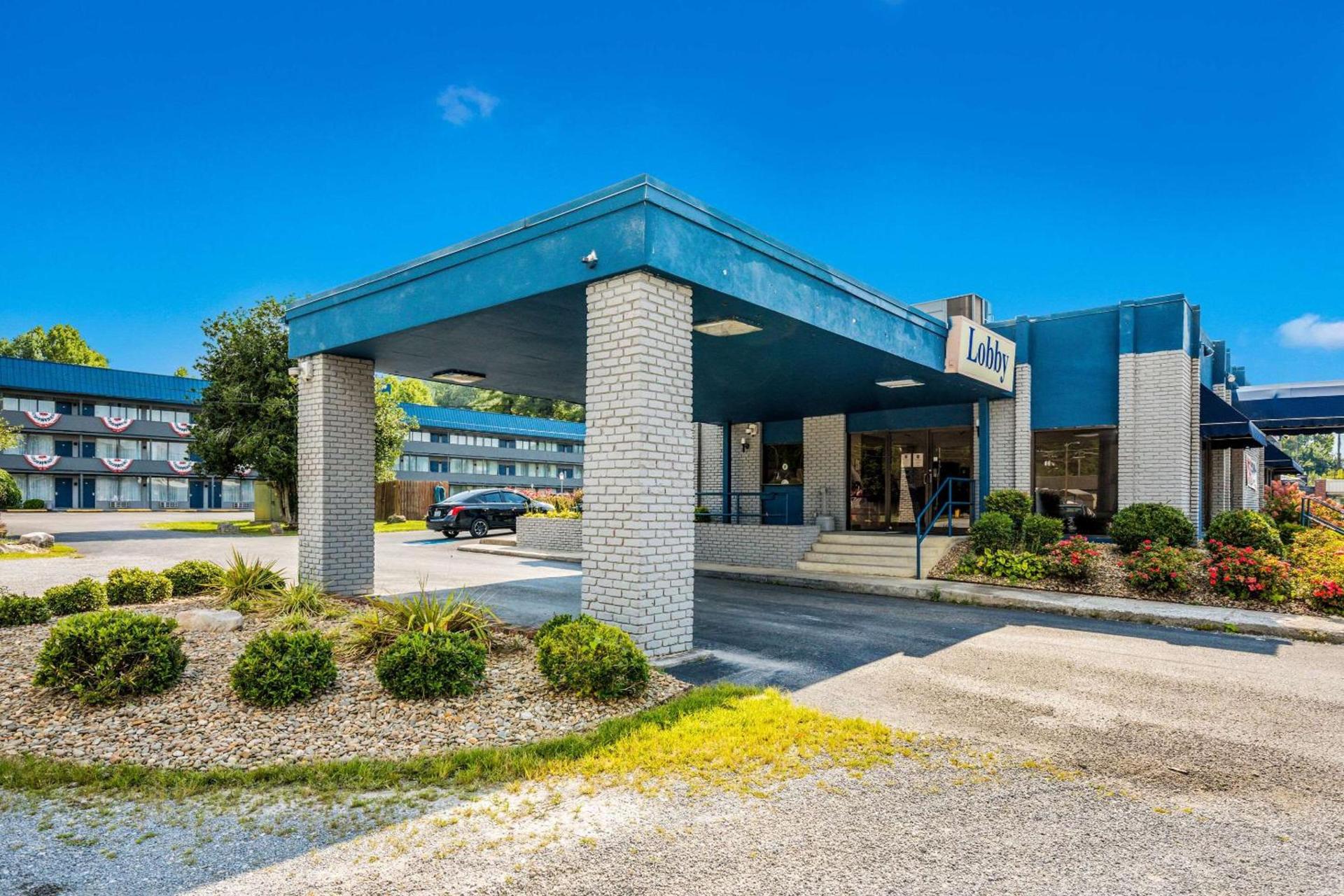 Suburban Studios Middlesboro photo 3