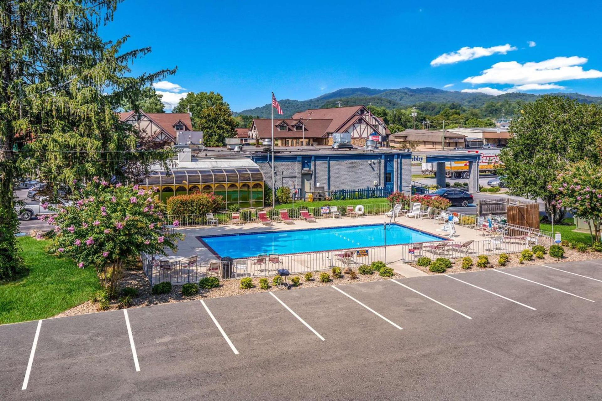 Suburban Studios Middlesboro photo 19