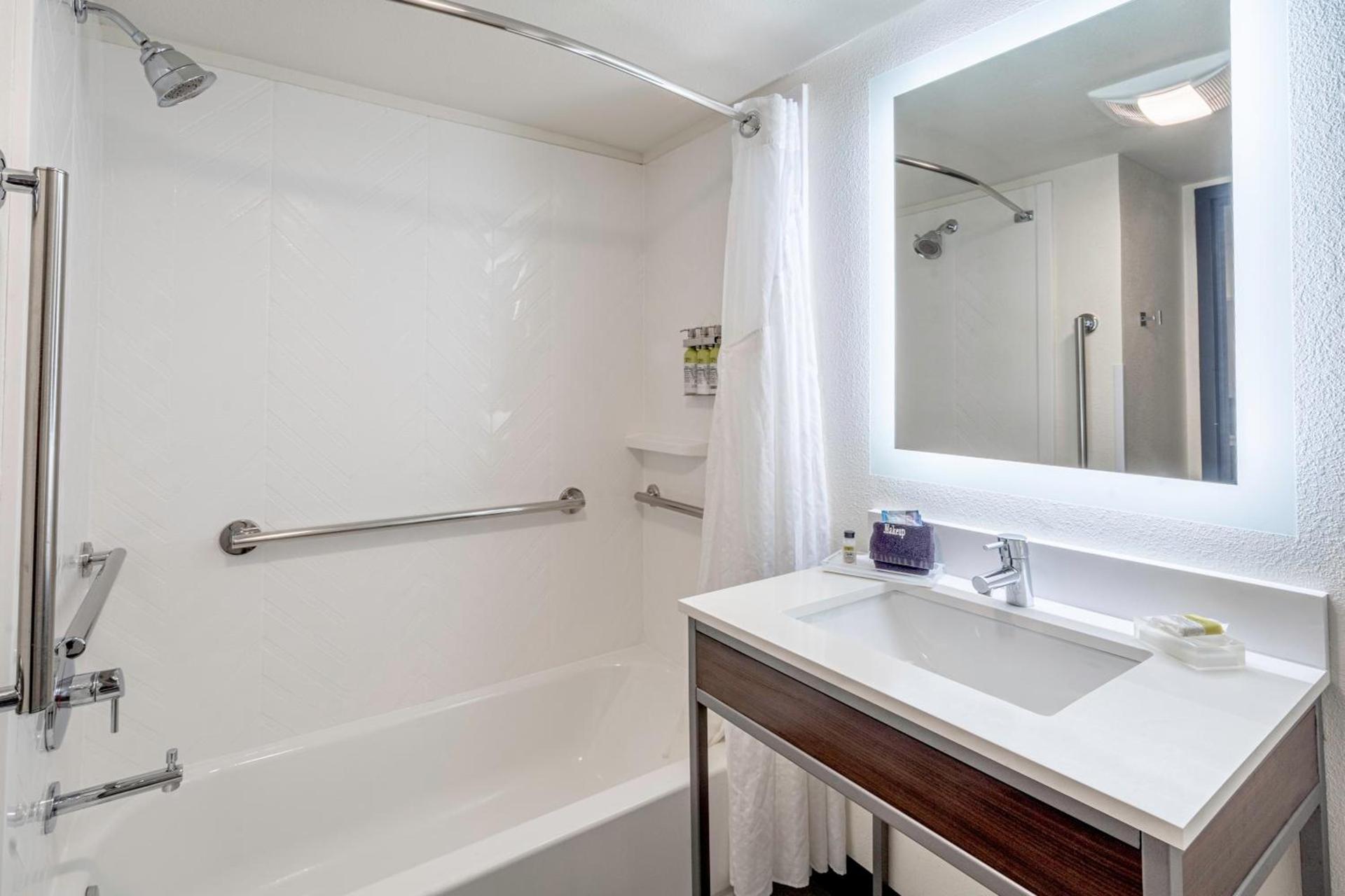 Holiday Inn & Suites Wausau-Rothschild by IHG photo 14