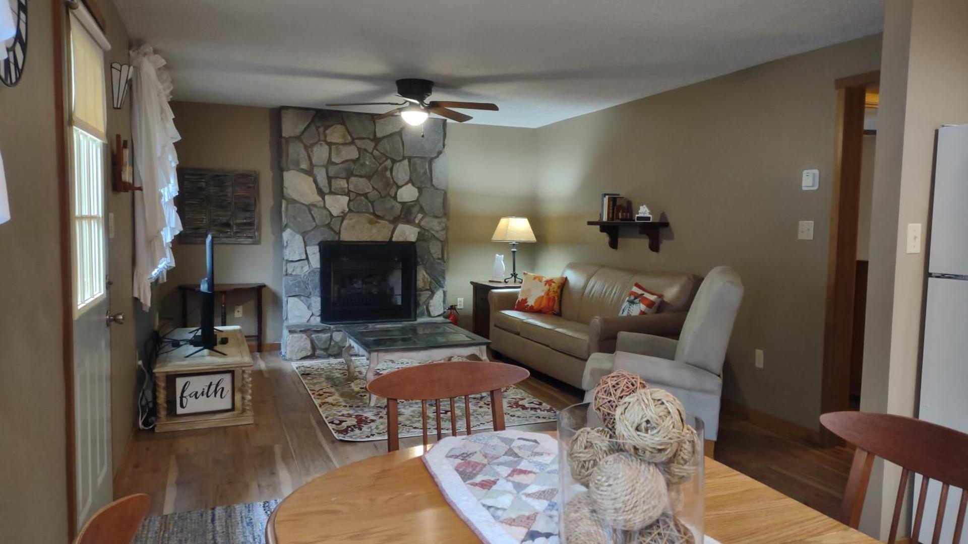 Cozy Creek Cottages photo 61
