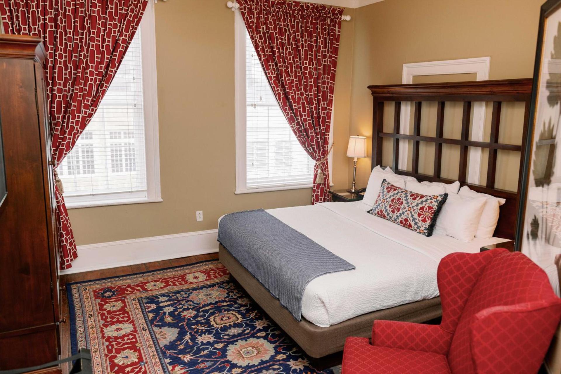 The Marshall House photo 84