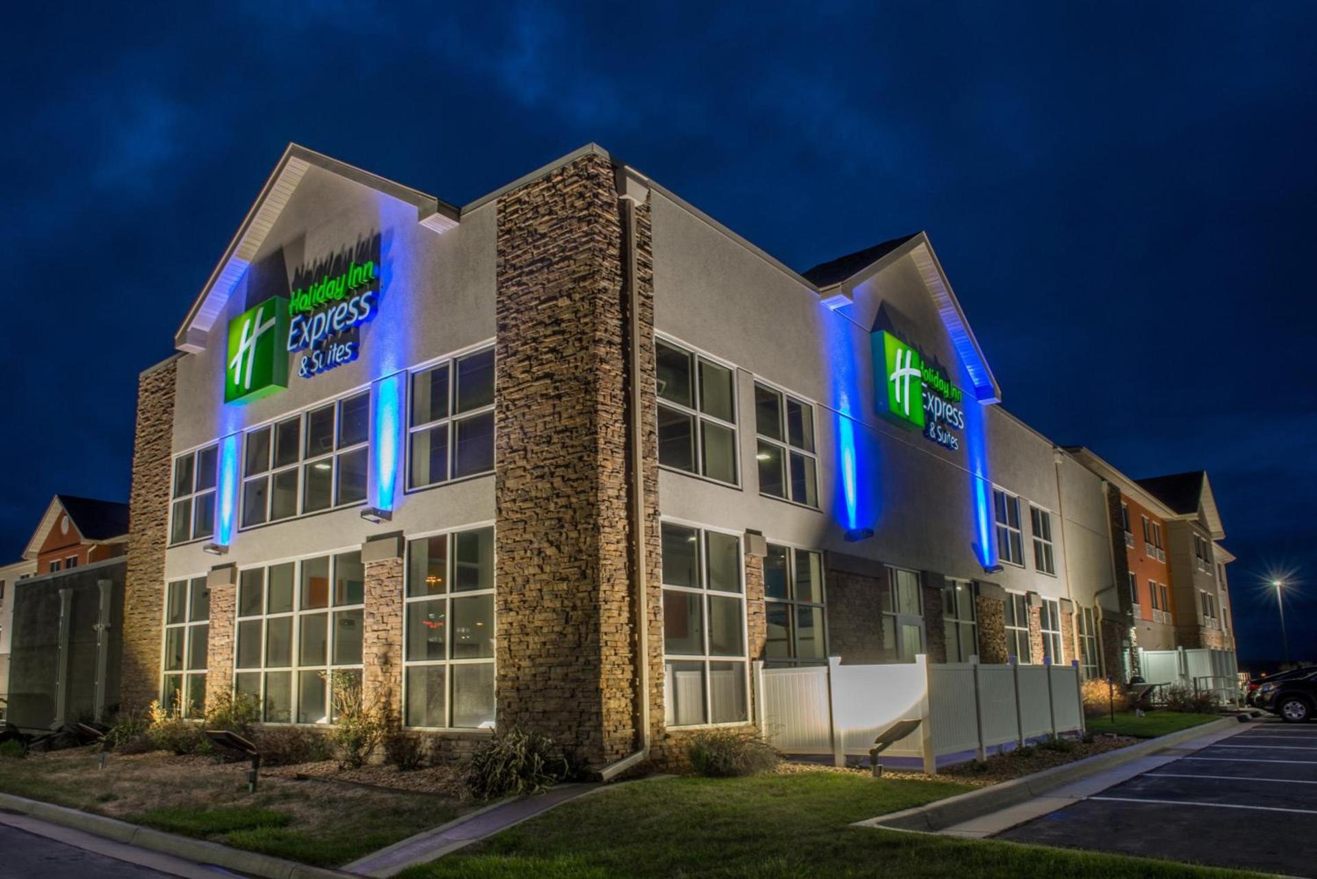 Holiday Inn Express & Suites Rapid City by IHG photo 22