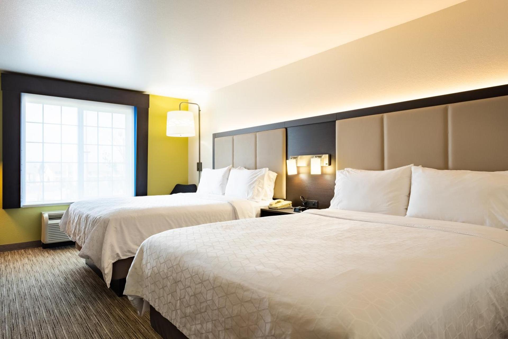 Holiday Inn Express Hotel & Suites Evanston by IHG photo 52