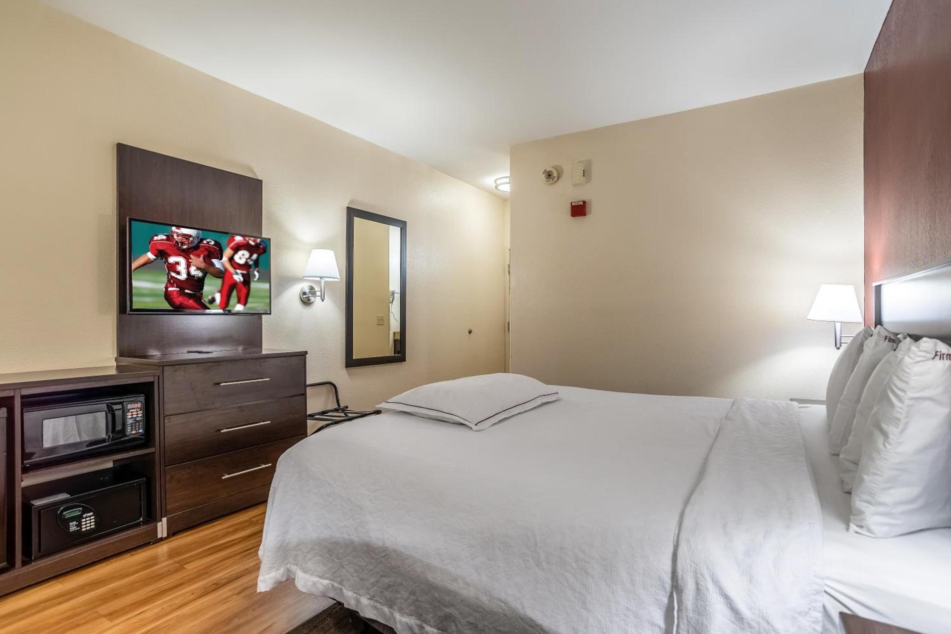 Red Roof Inn PLUS+ South Deerfield - Amherst photo 10