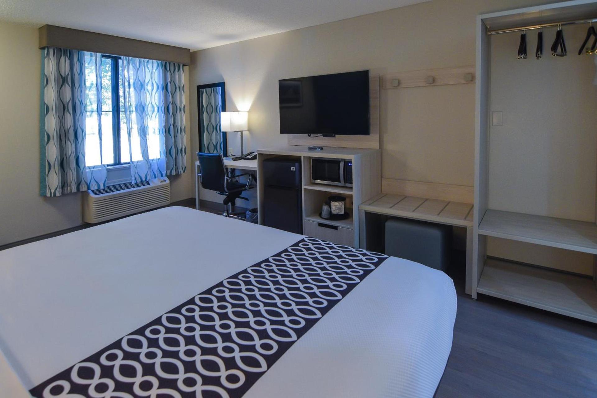Best Western Plus Lafayette Hotel University Area photo 16