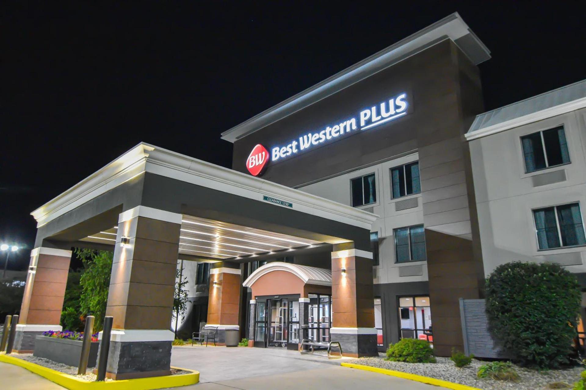 Best Western Plus Lafayette Hotel University Area photo 2