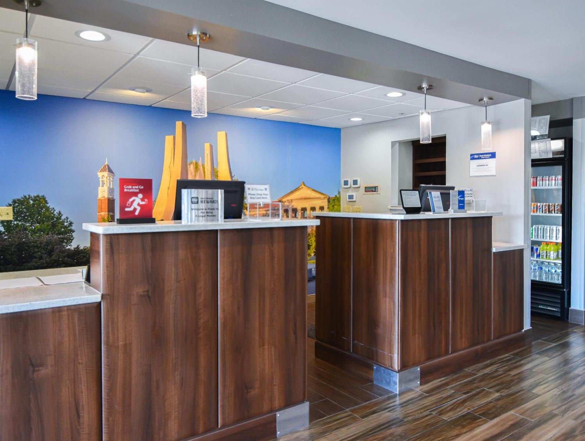Best Western Plus Lafayette Hotel University Area photo 3