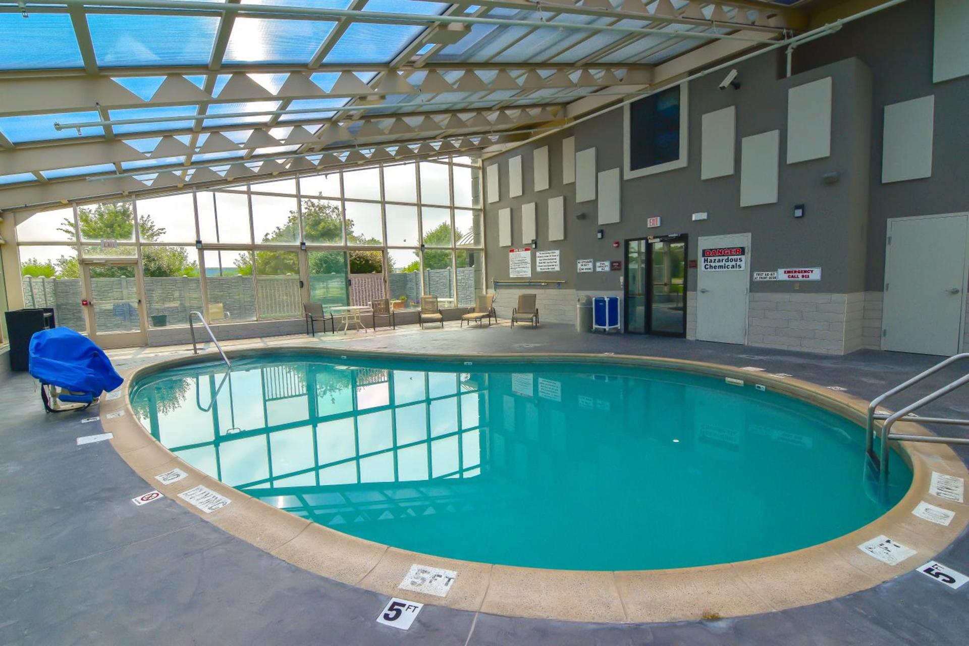 Best Western Plus Lafayette Hotel University Area photo 8