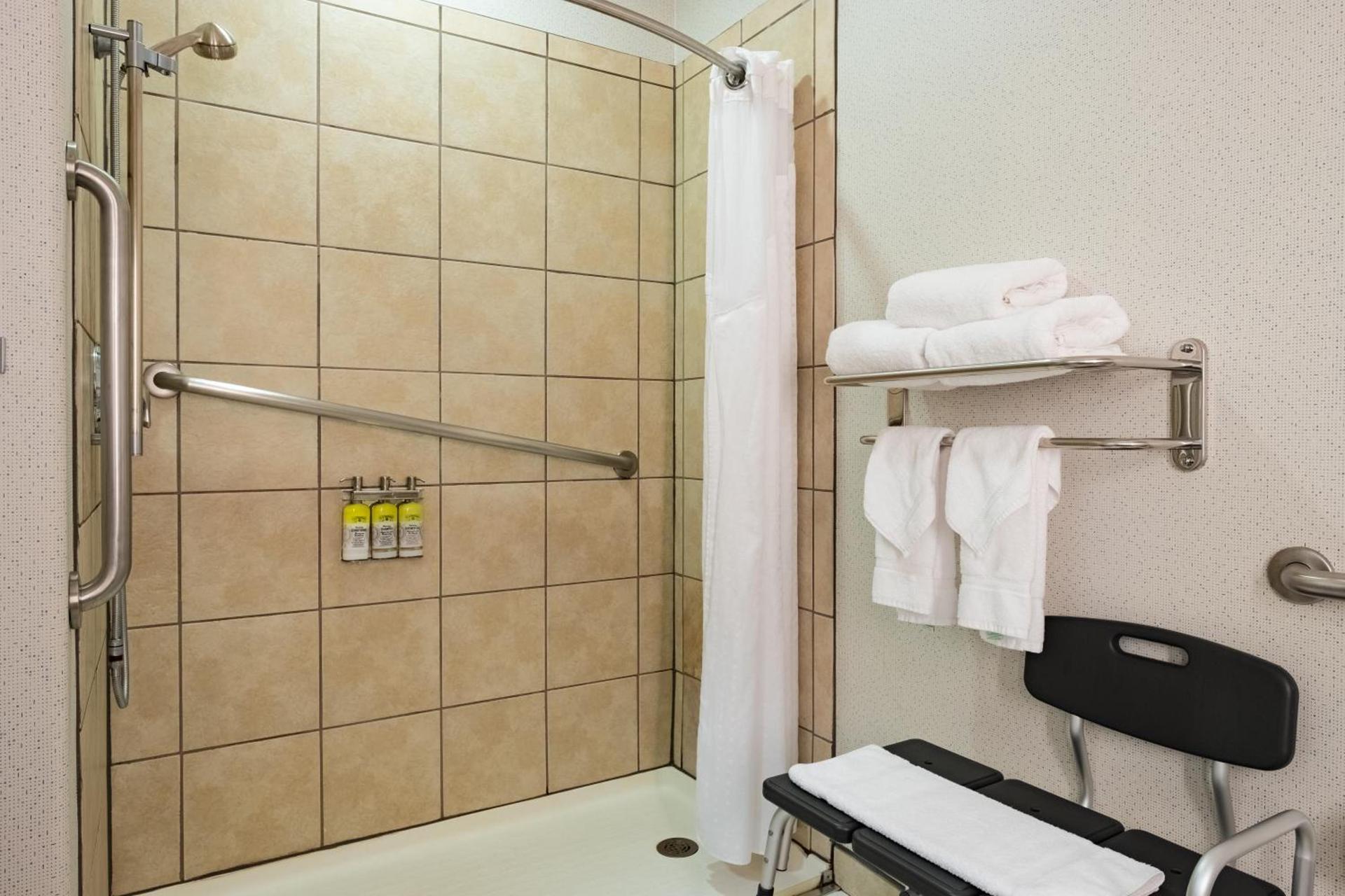 Holiday Inn Express Hotel & Suites Evanston by IHG photo 22