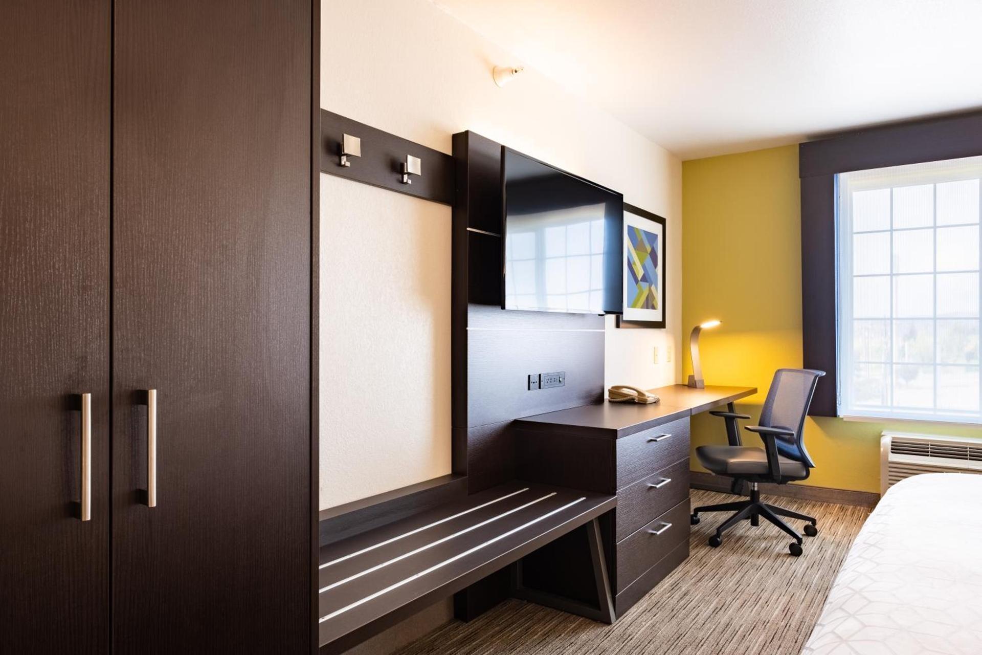 Holiday Inn Express Hotel & Suites Evanston by IHG photo 24