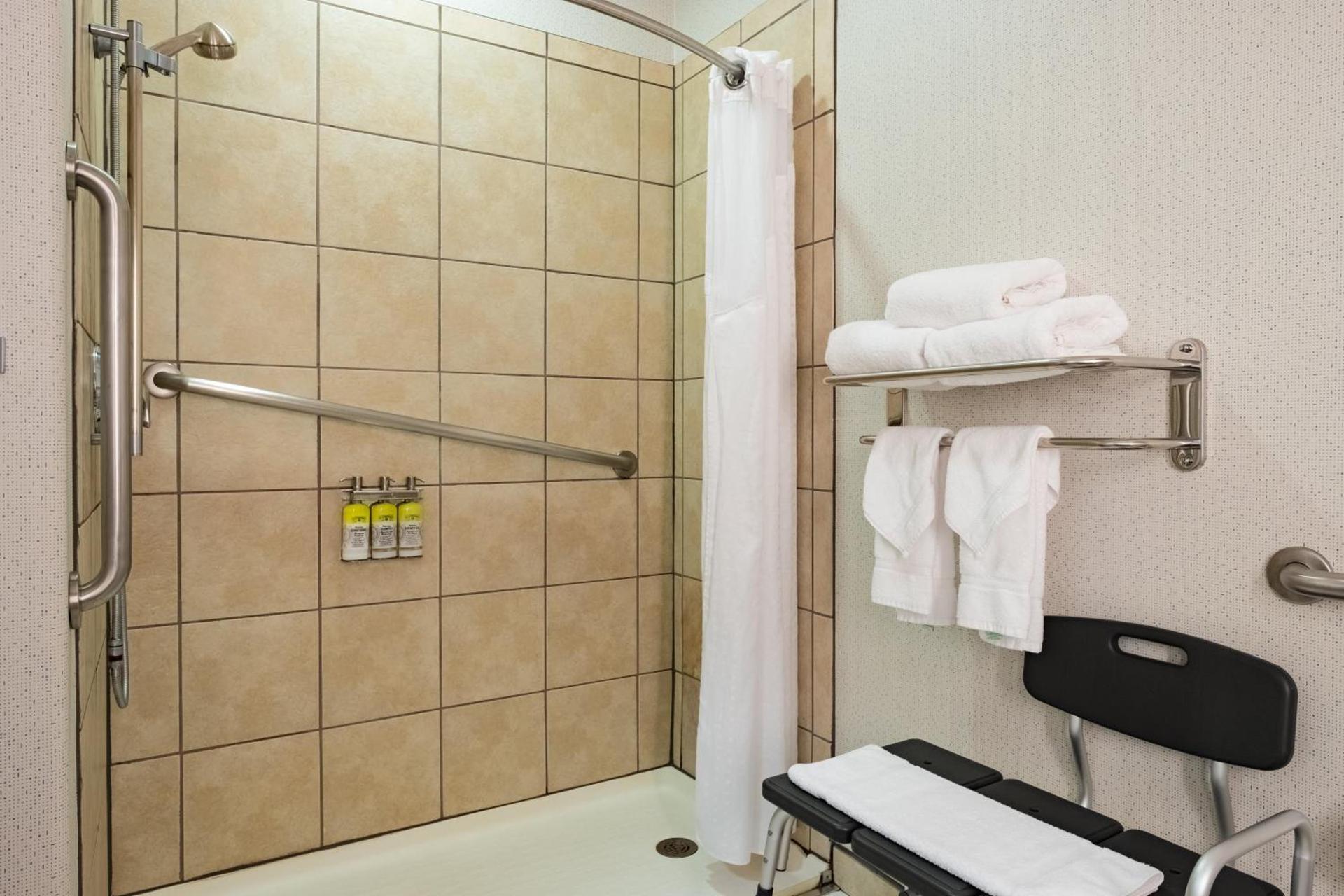 Holiday Inn Express Hotel & Suites Evanston by IHG photo 57