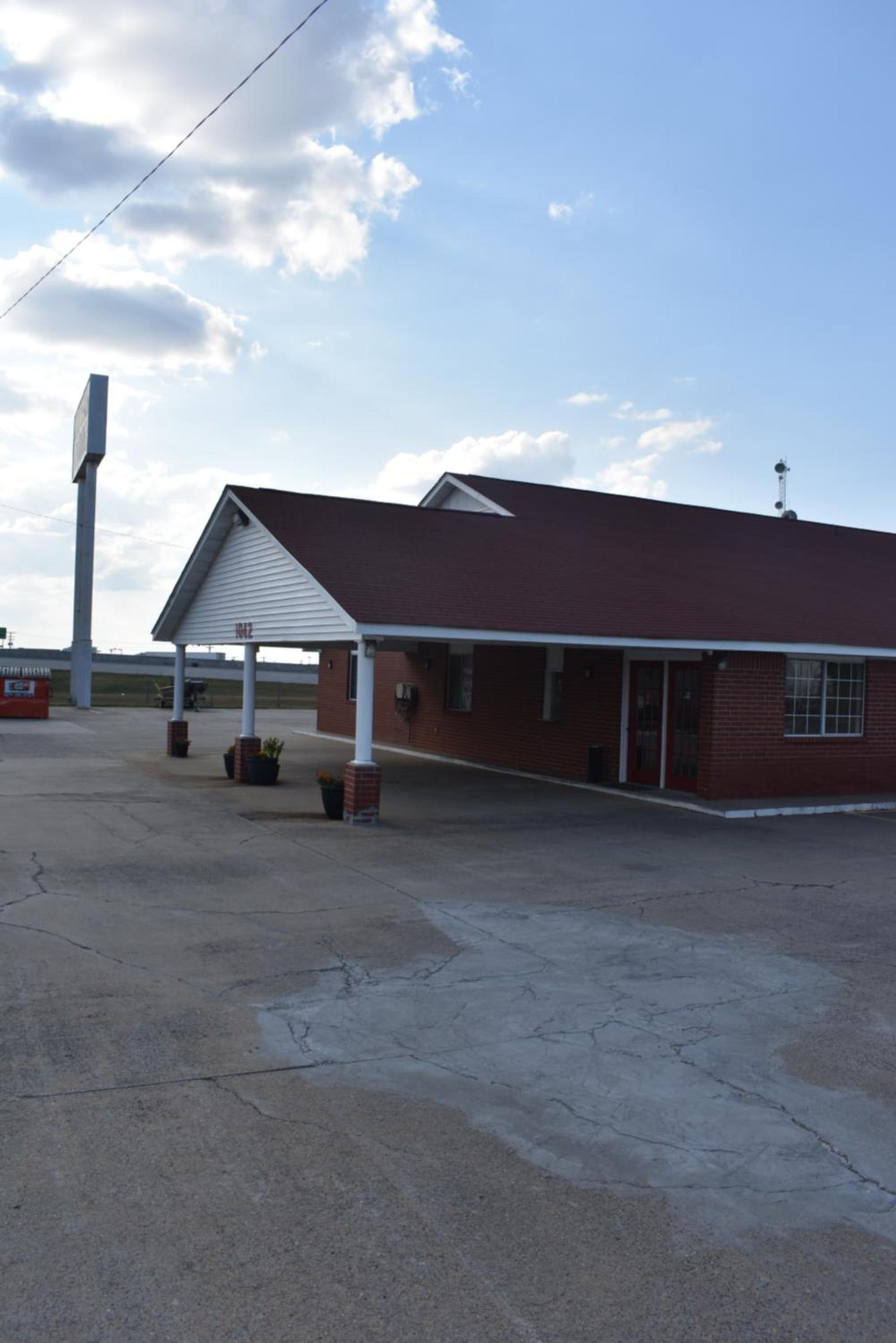 Royal Inn — hotel in Springdale