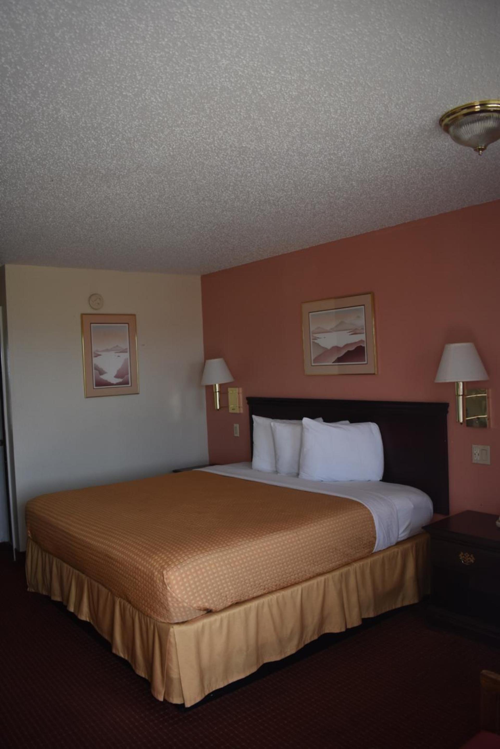 Royal Inn photo 2