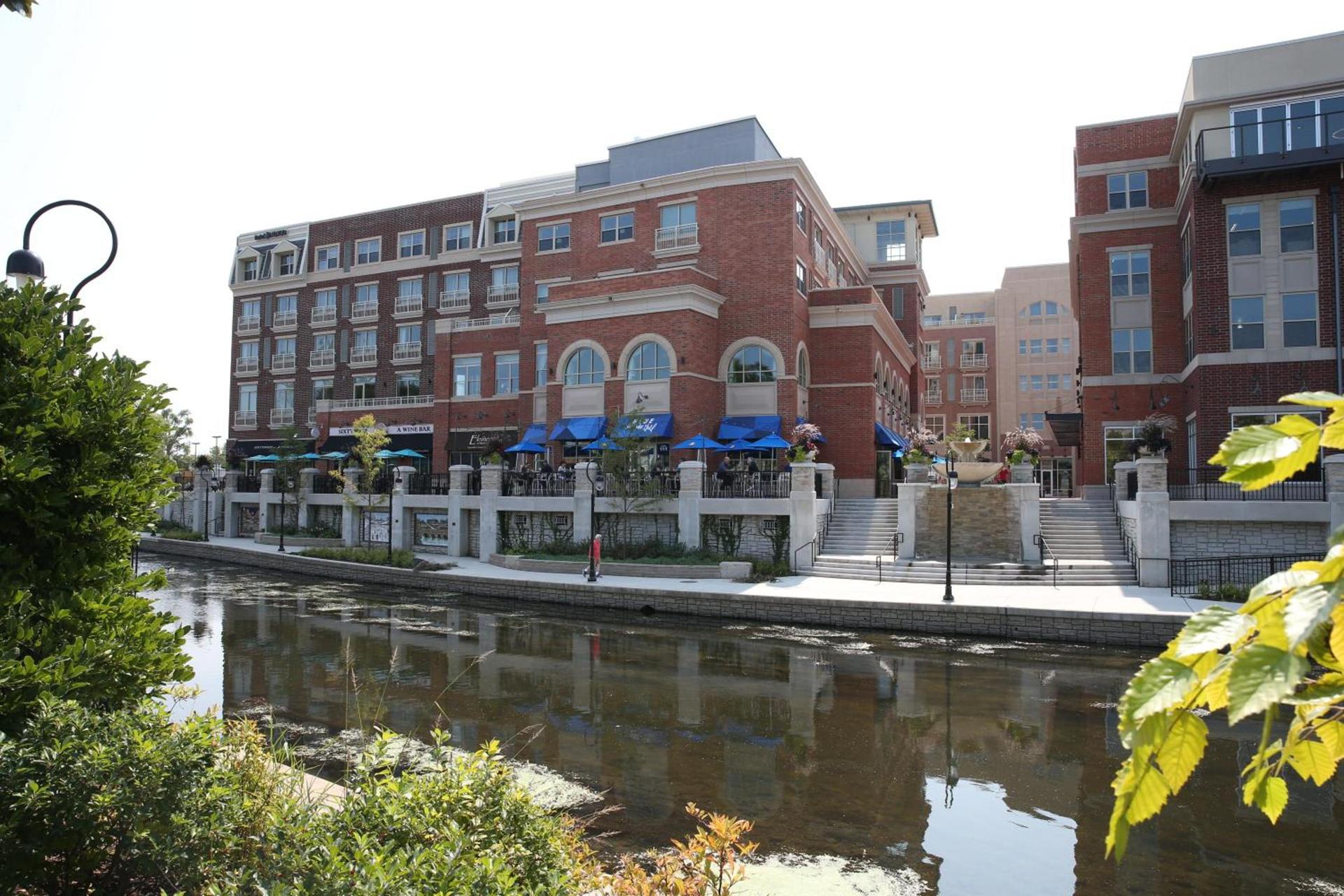 Hotel Indigo Naperville Riverwalk by IHG photo 41