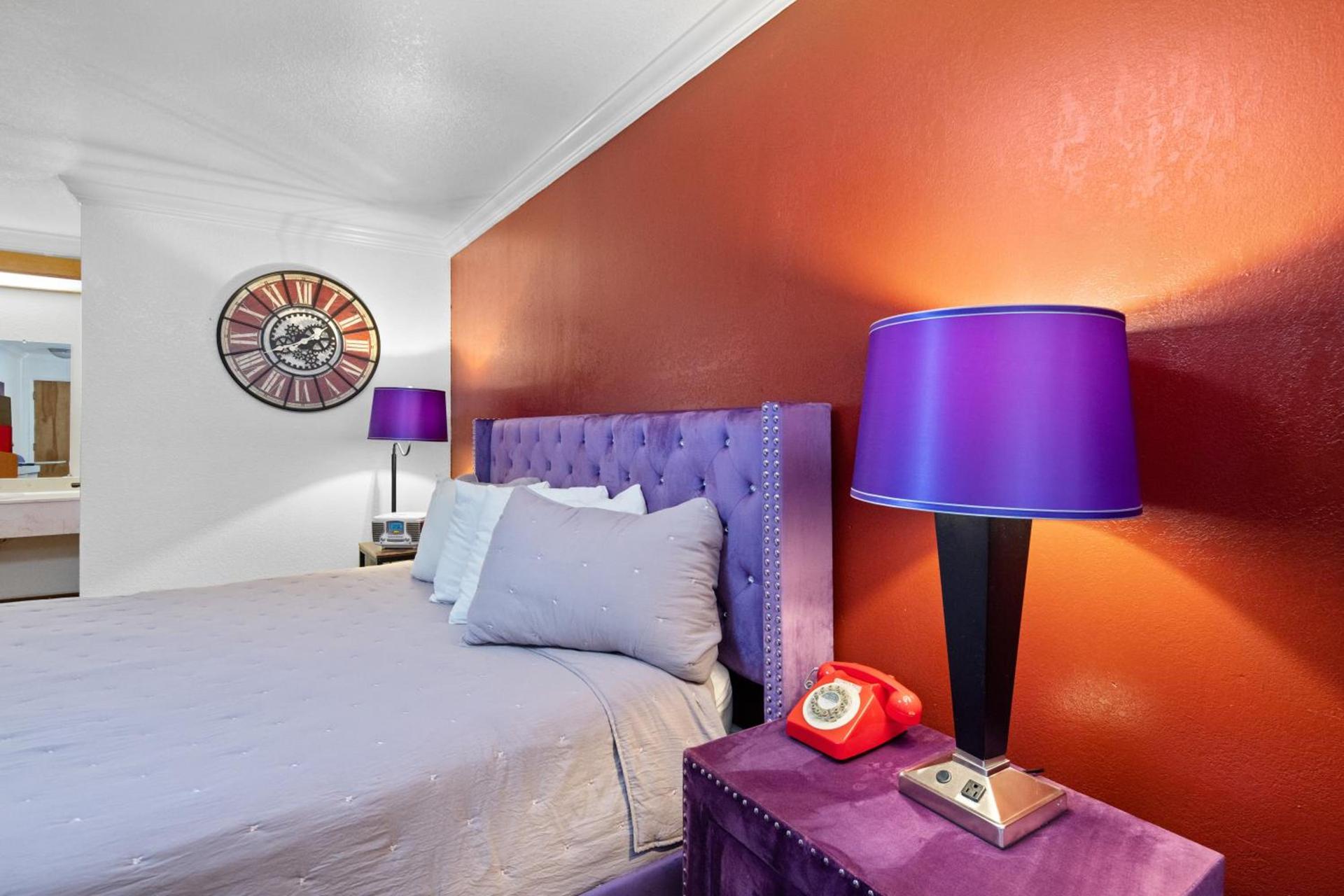Americana Inn Motel photo 11