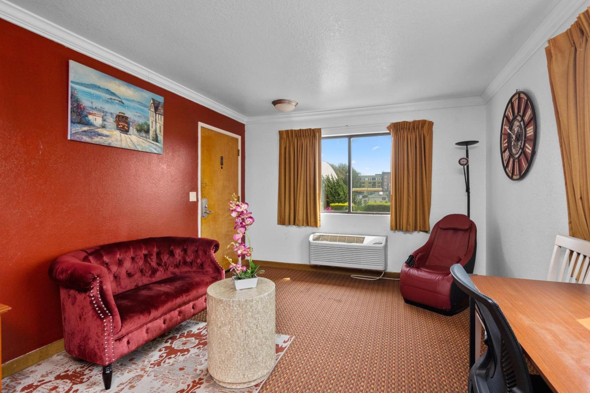 Americana Inn Motel photo 45