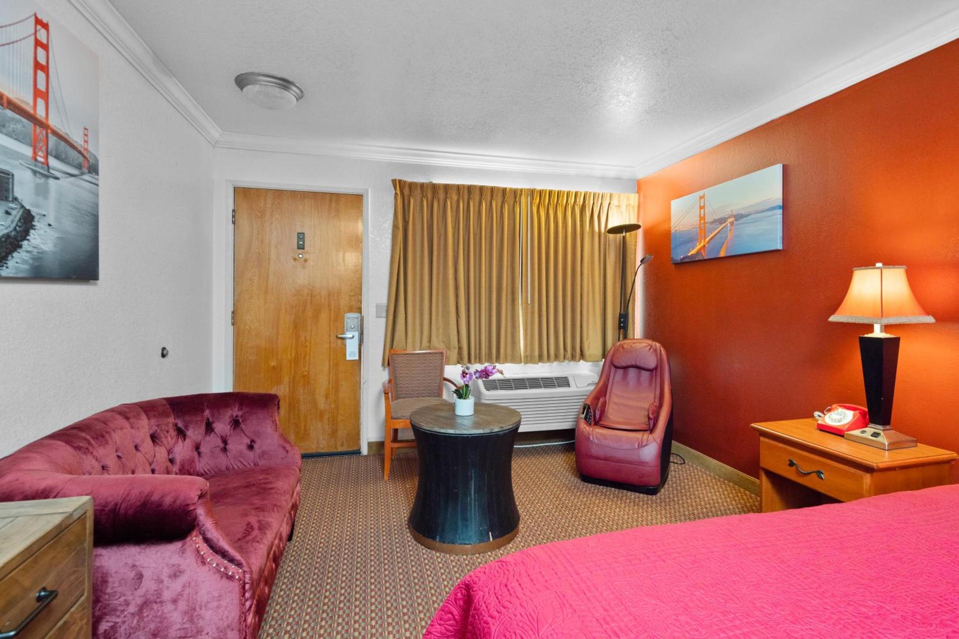 Americana Inn Motel photo 15