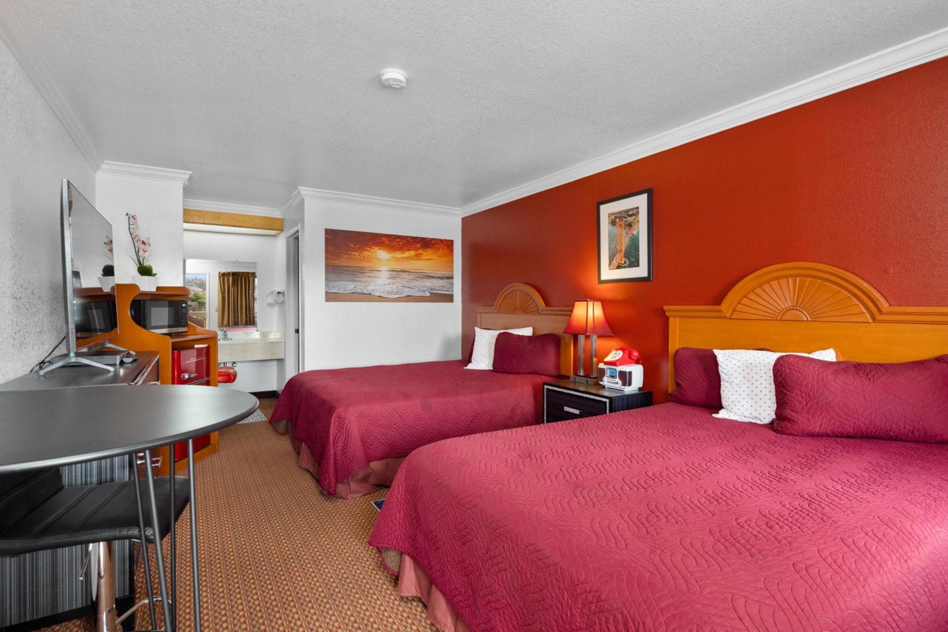 Americana Inn Motel photo 48