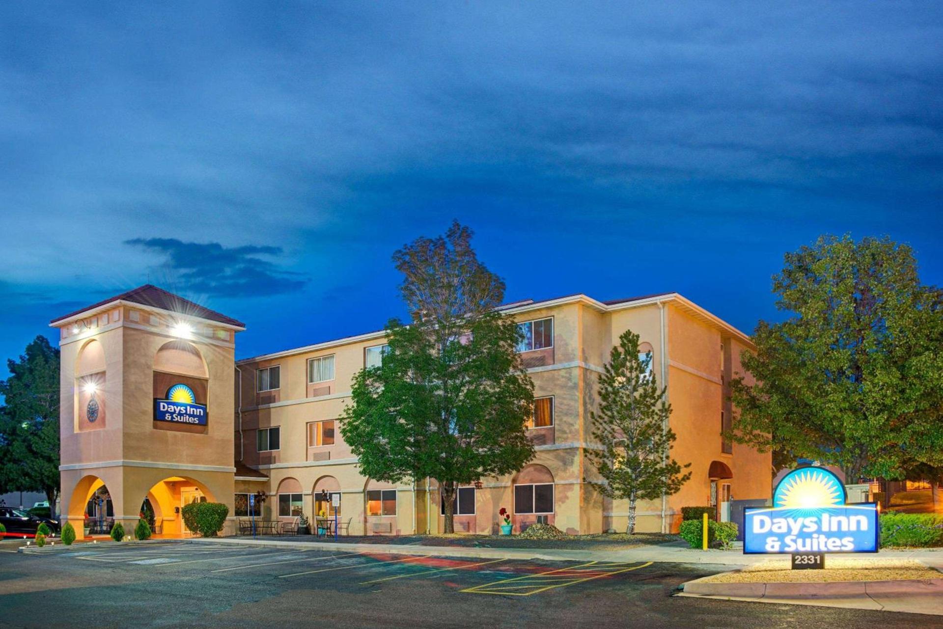 Days Inn & Suites by Wyndham Airport Albuquerque — hotel in Albuquerque