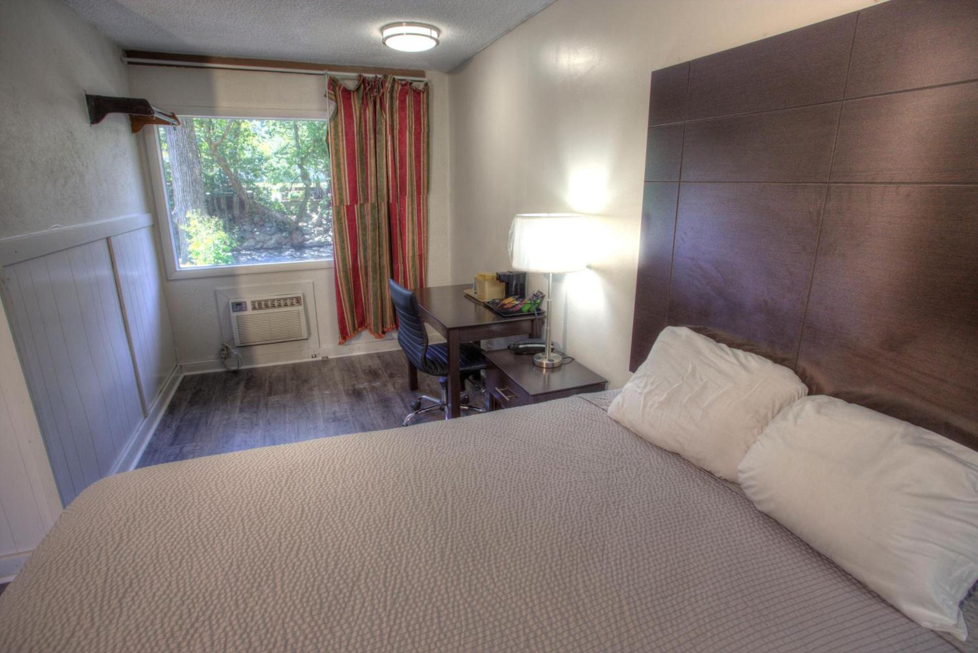 Hofbrau Riverfront Hotel photo 21