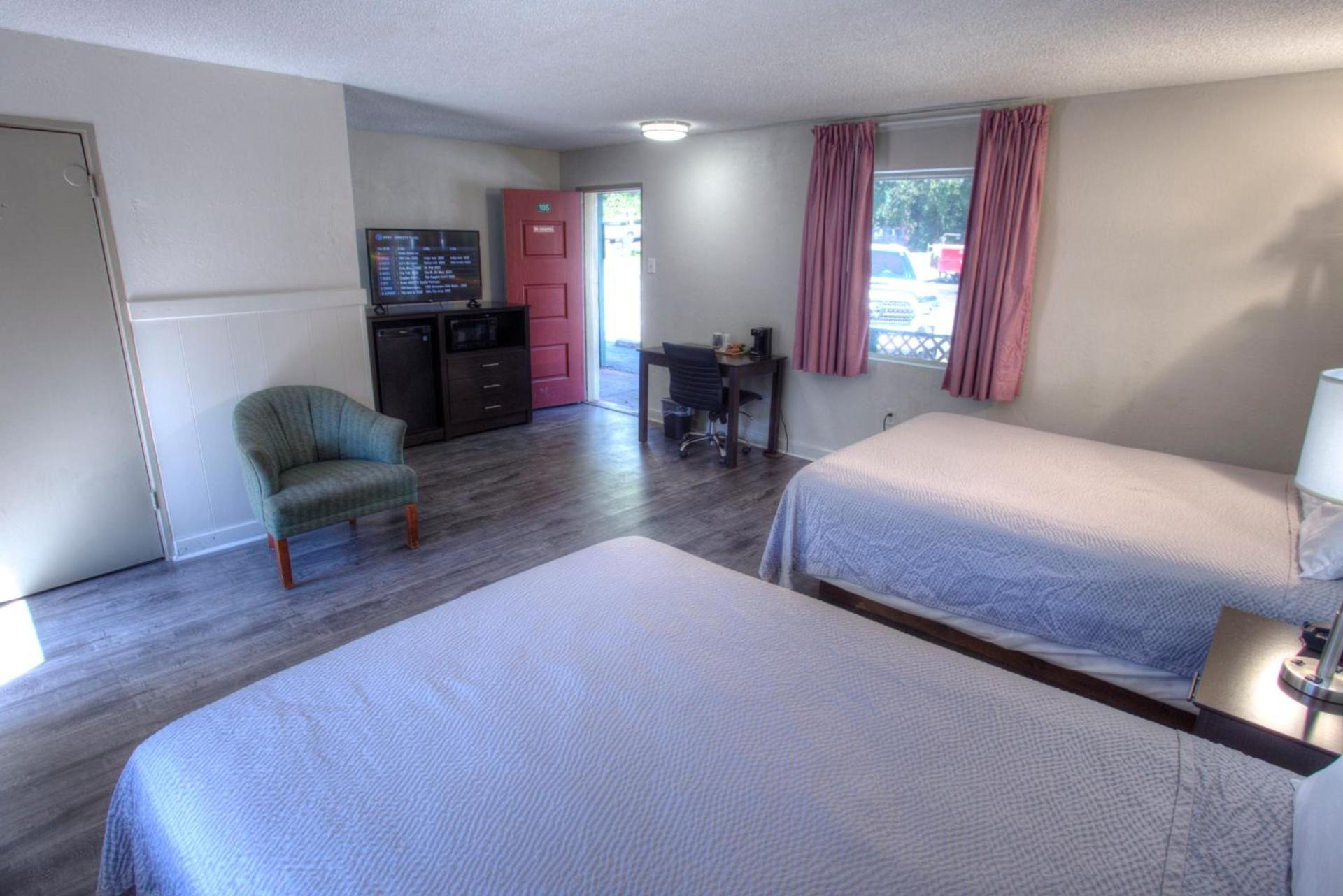 Hofbrau Riverfront Hotel photo 13