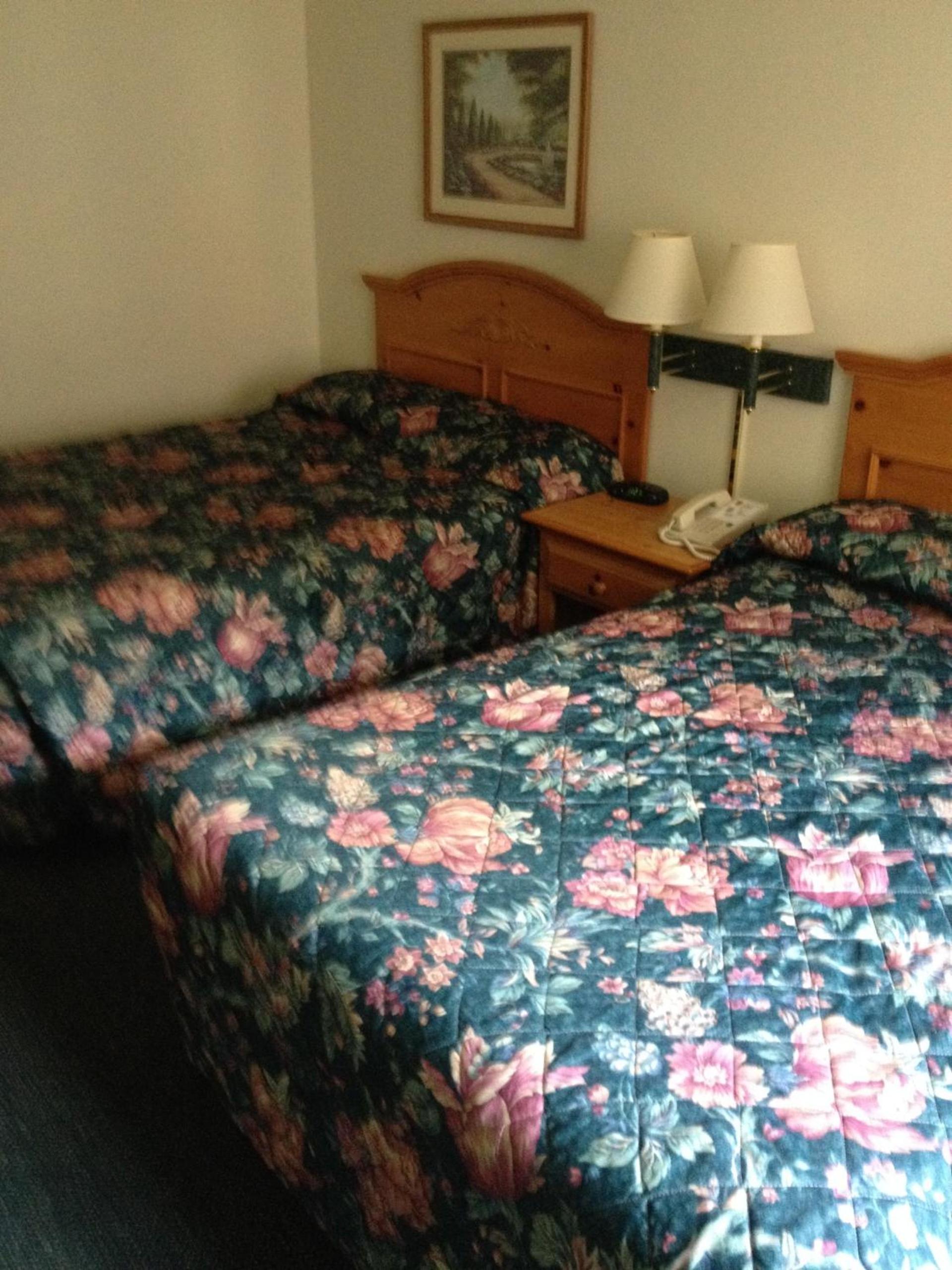 Heritage Inn & Suites photo 10