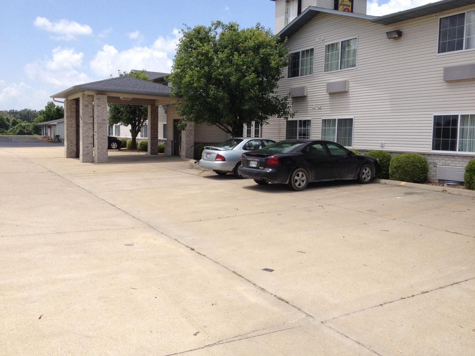 Heritage Inn & Suites photo 19