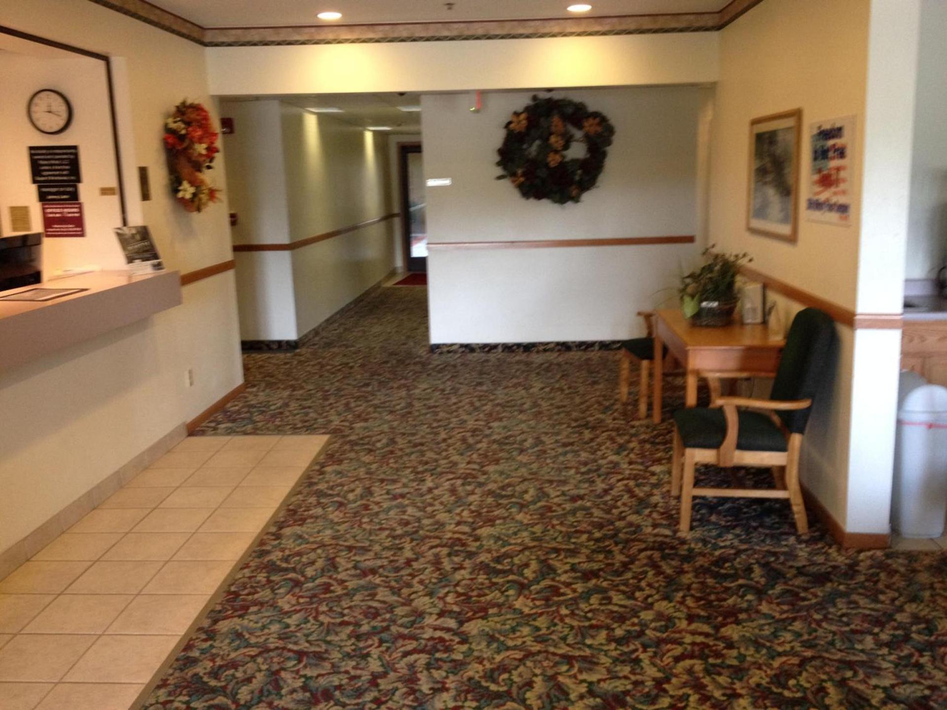Heritage Inn & Suites photo 2
