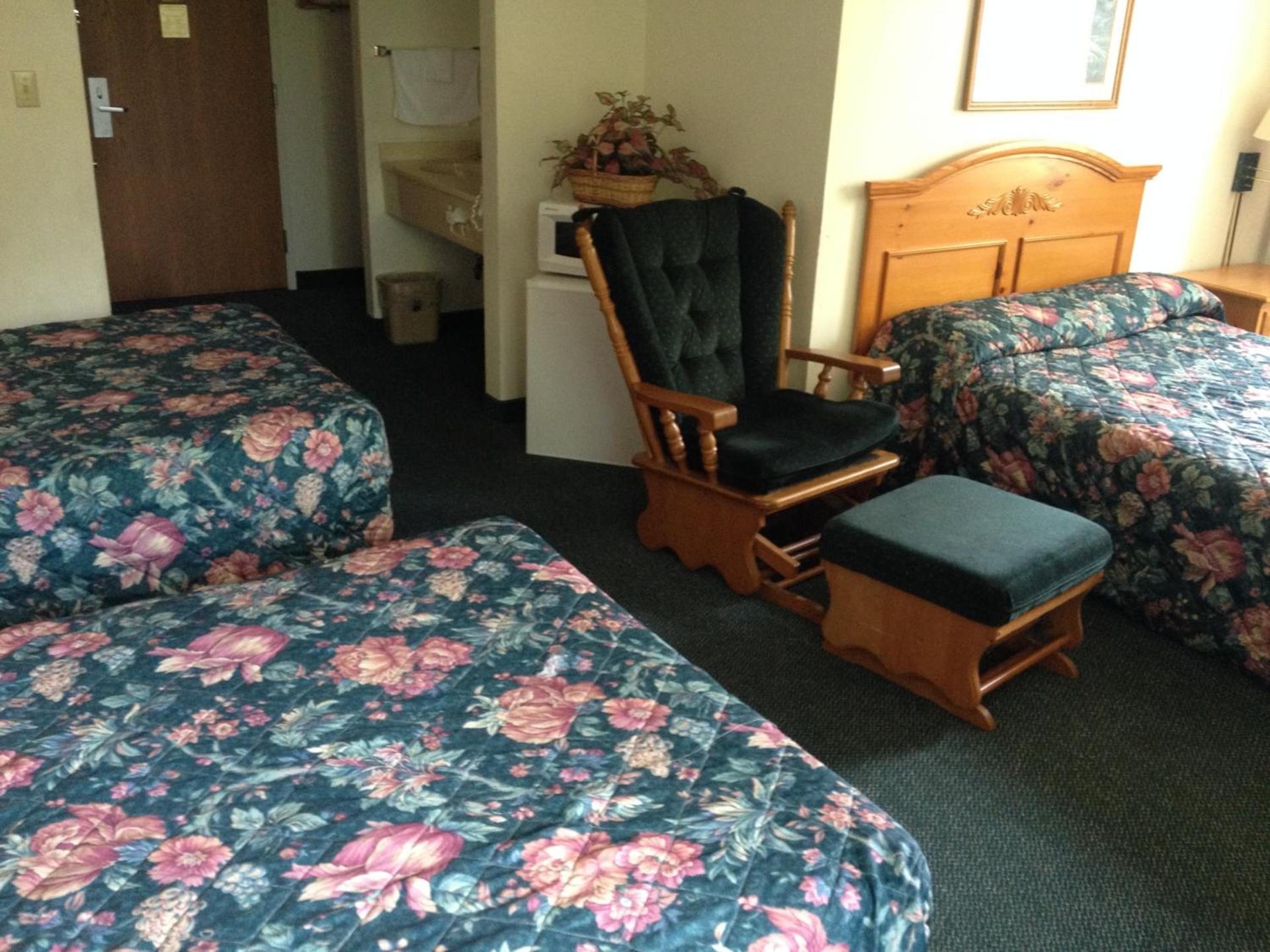 Heritage Inn & Suites photo 17