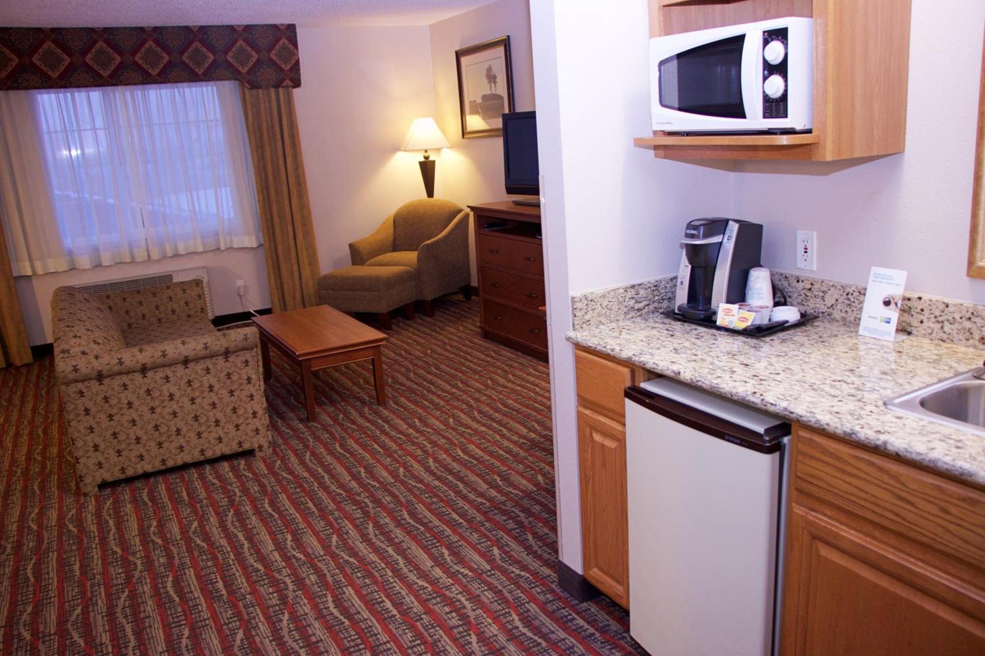 Holiday Inn Express Hotel & Suites Pierre-Fort Pierre by IHG photo 36