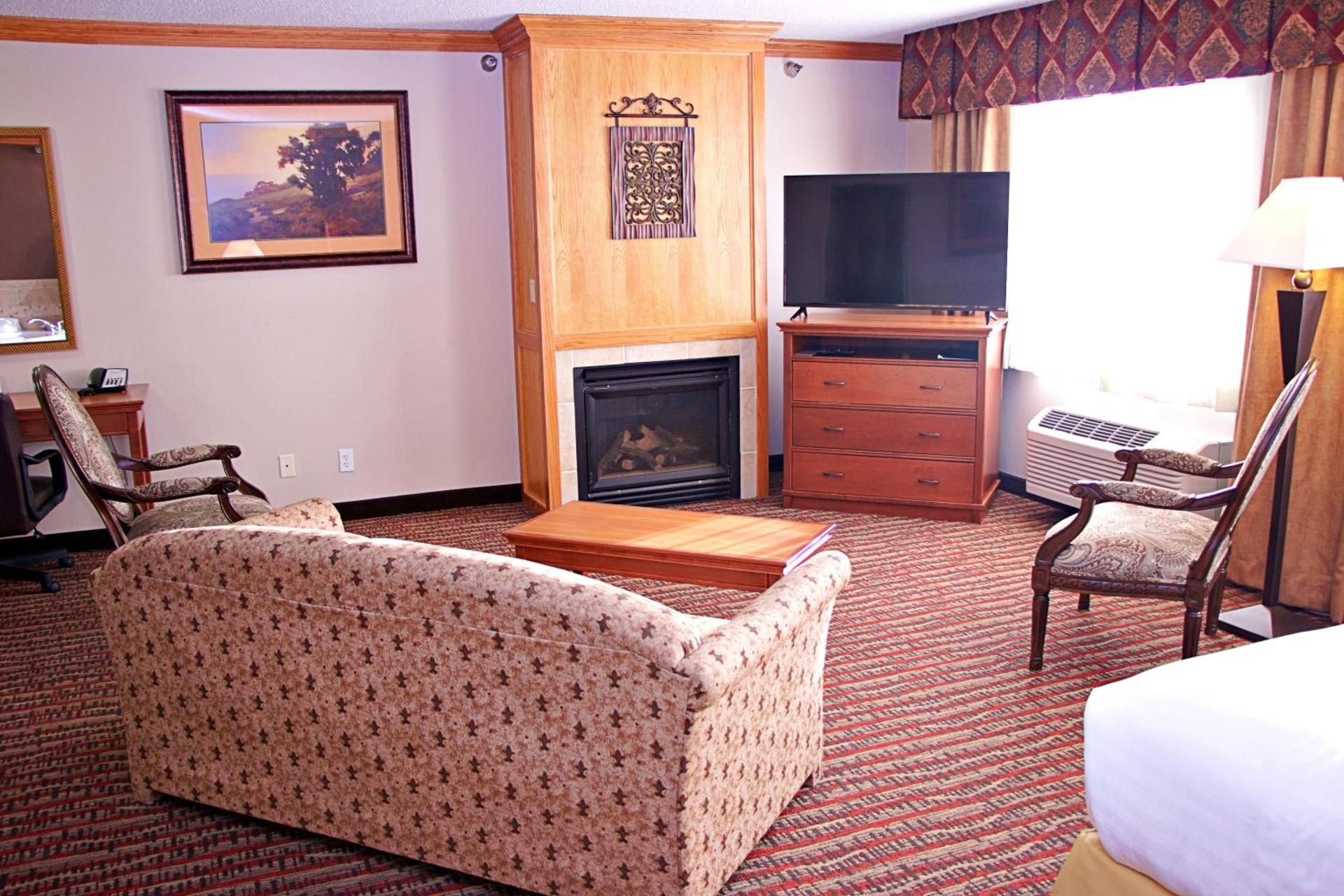 Holiday Inn Express Hotel & Suites Pierre-Fort Pierre by IHG photo 29