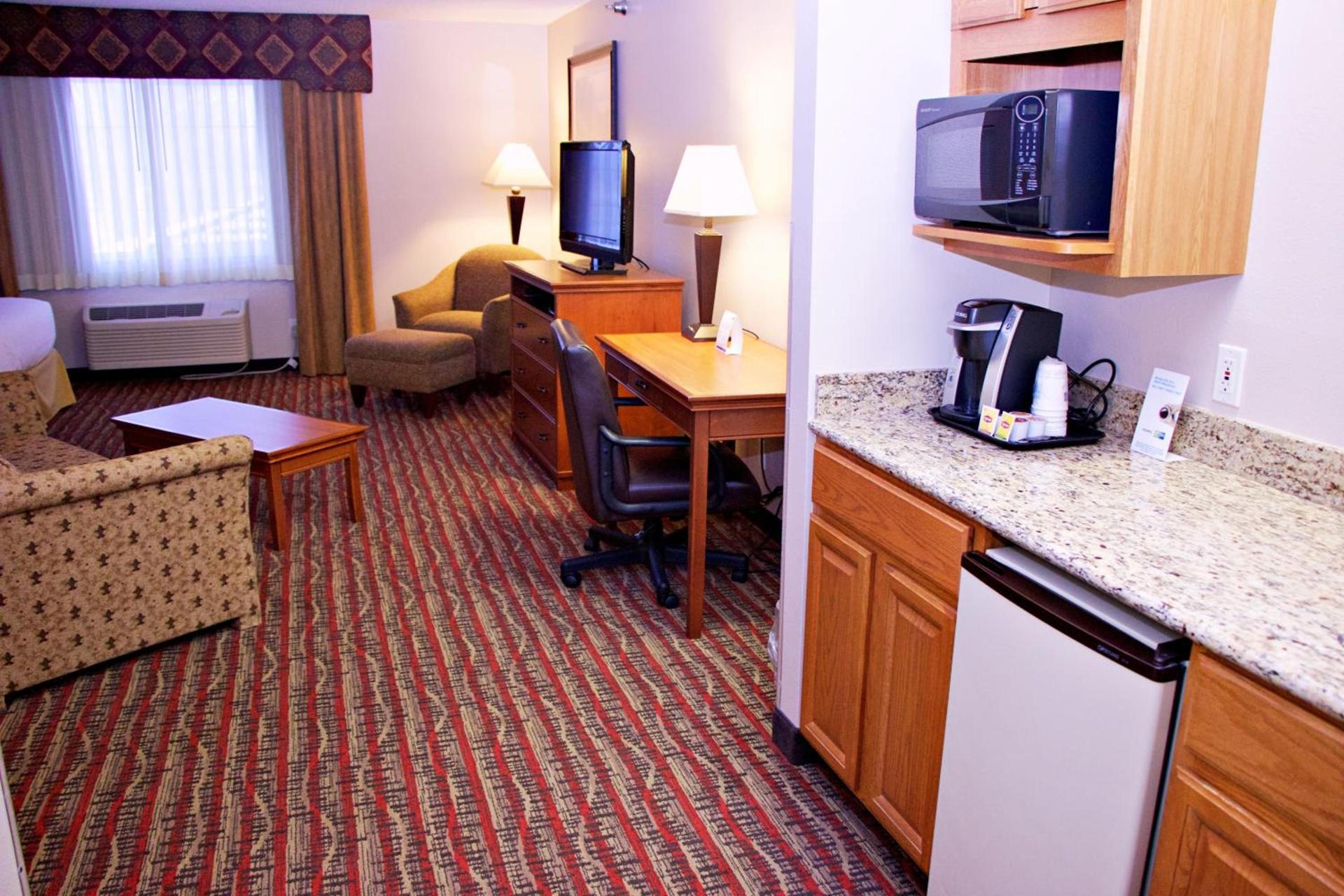Holiday Inn Express Hotel & Suites Pierre-Fort Pierre by IHG photo 28
