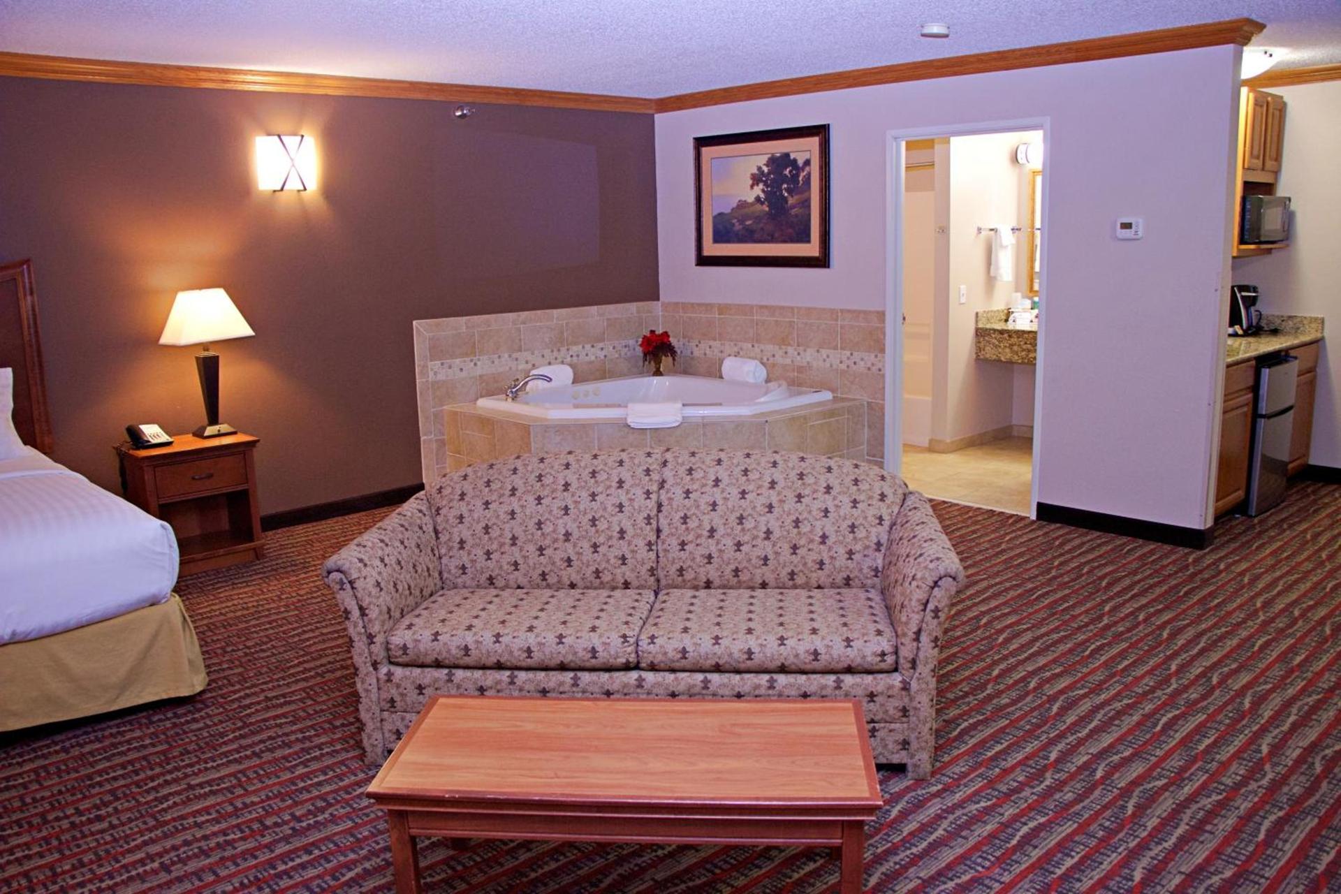 Holiday Inn Express Hotel & Suites Pierre-Fort Pierre by IHG photo 37