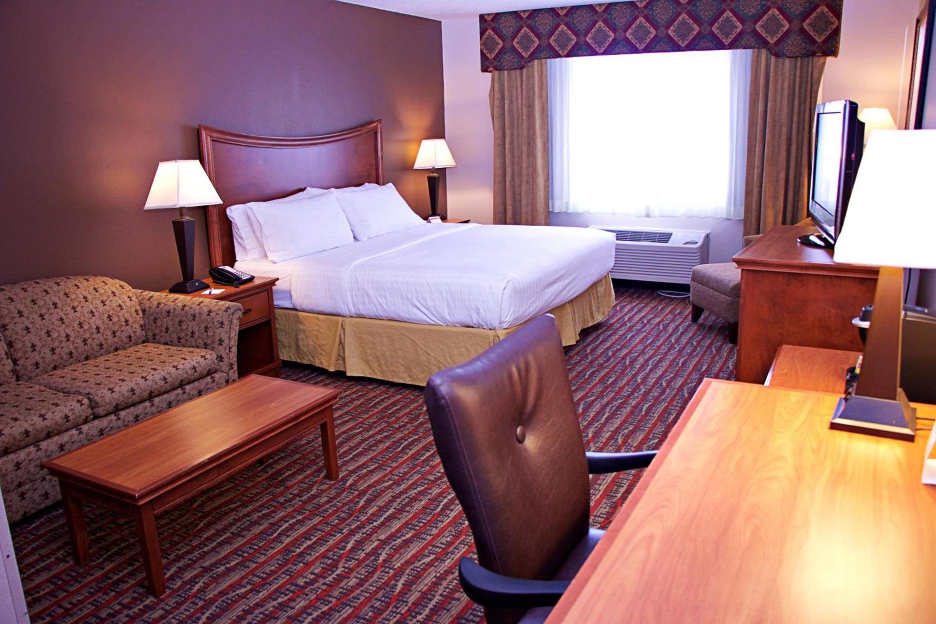 Holiday Inn Express Hotel & Suites Pierre-Fort Pierre by IHG photo 21