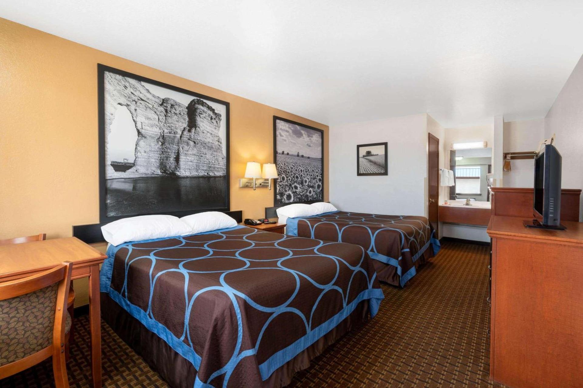 Super 8 by Wyndham Goodland photo 8