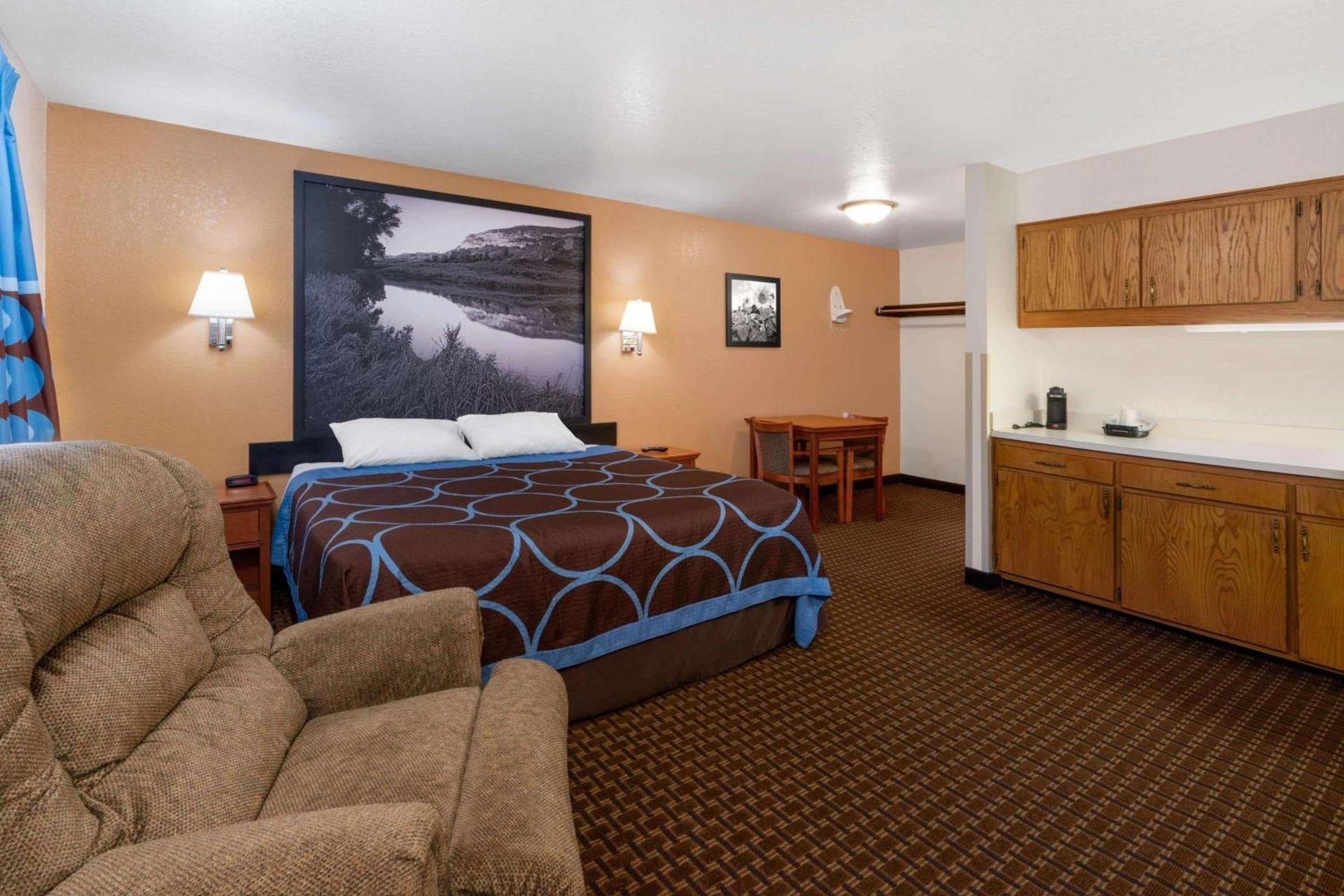 Super 8 by Wyndham Goodland photo 11