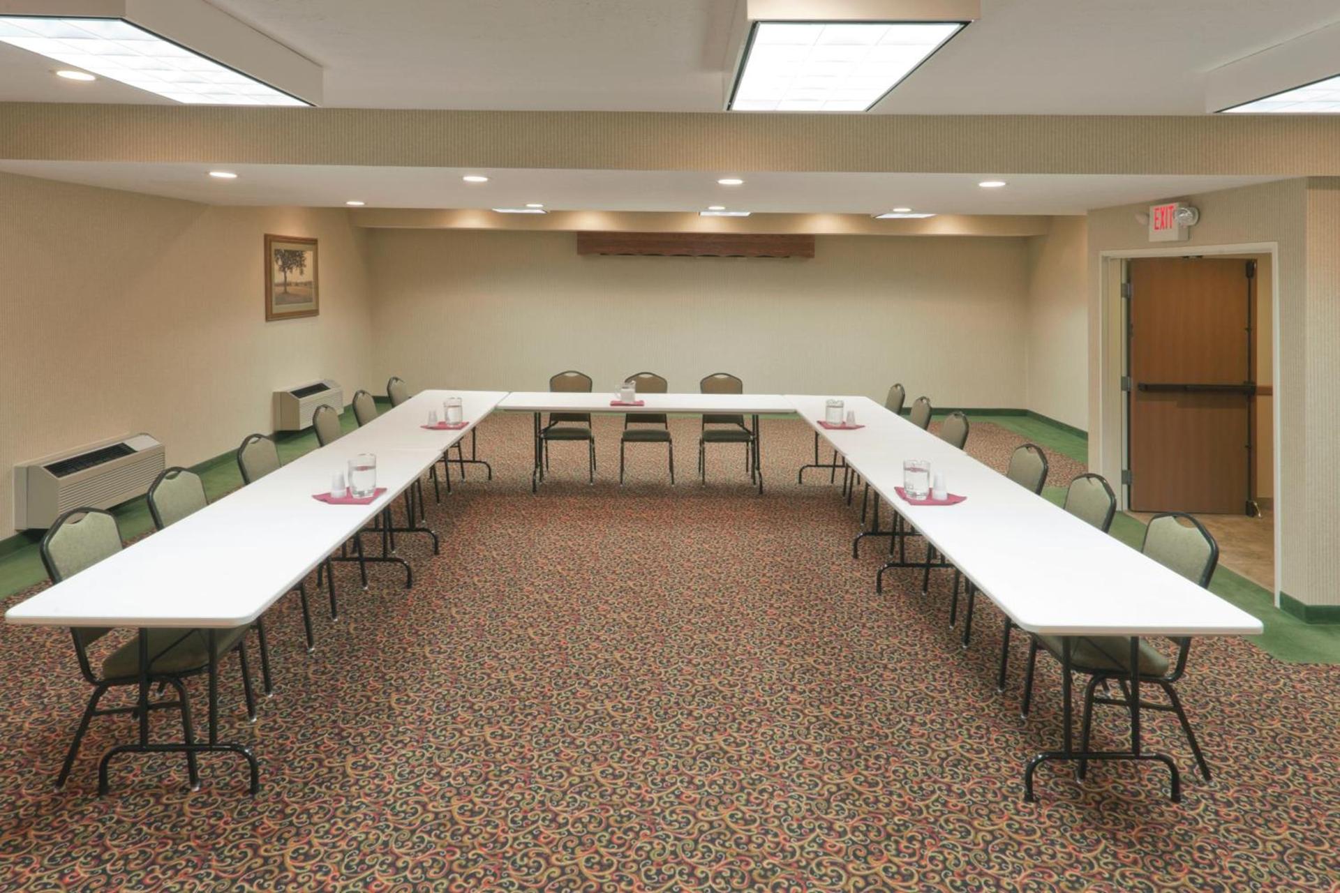 Holiday Inn Express Hotel & Suites Pierre-Fort Pierre by IHG photo 18