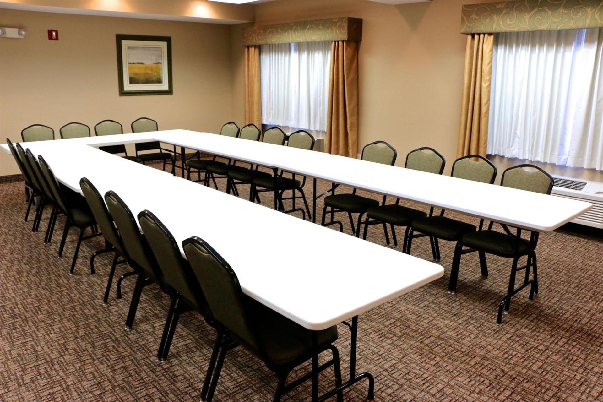 Holiday Inn Express Hotel & Suites Pierre-Fort Pierre by IHG photo 7