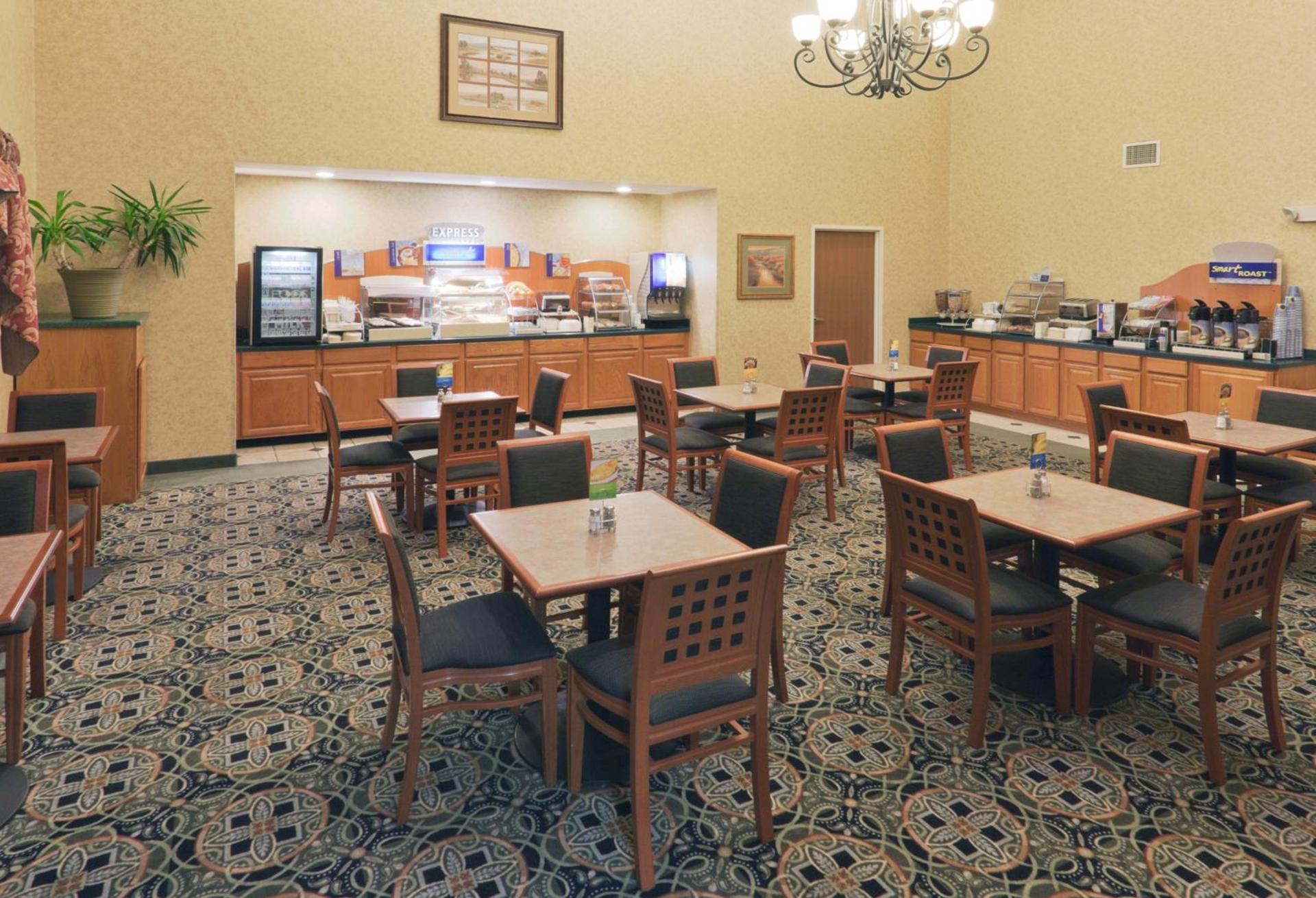 Holiday Inn Express Hotel & Suites Pierre-Fort Pierre by IHG photo 15