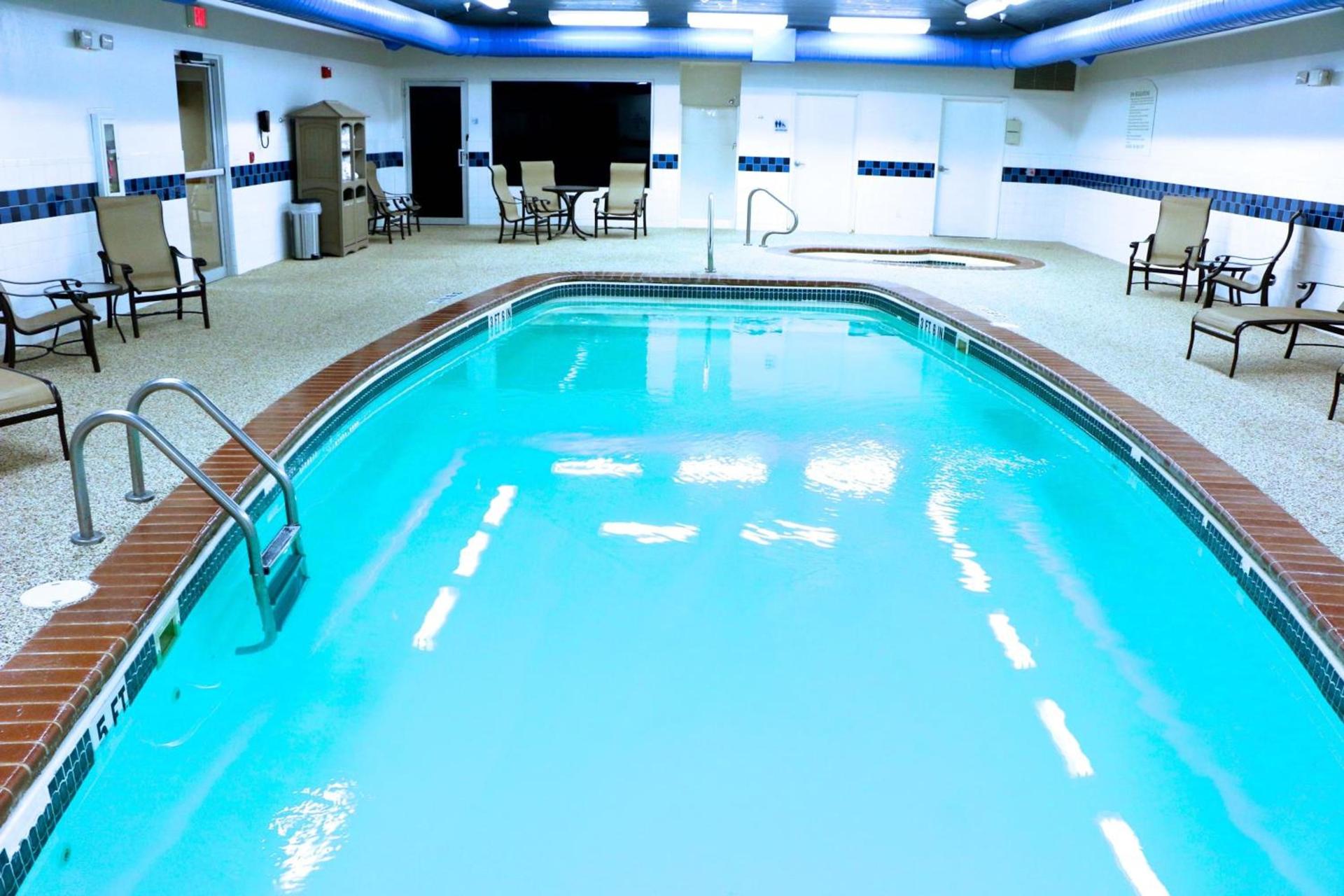 Holiday Inn Express Hotel & Suites Pierre-Fort Pierre by IHG photo 12