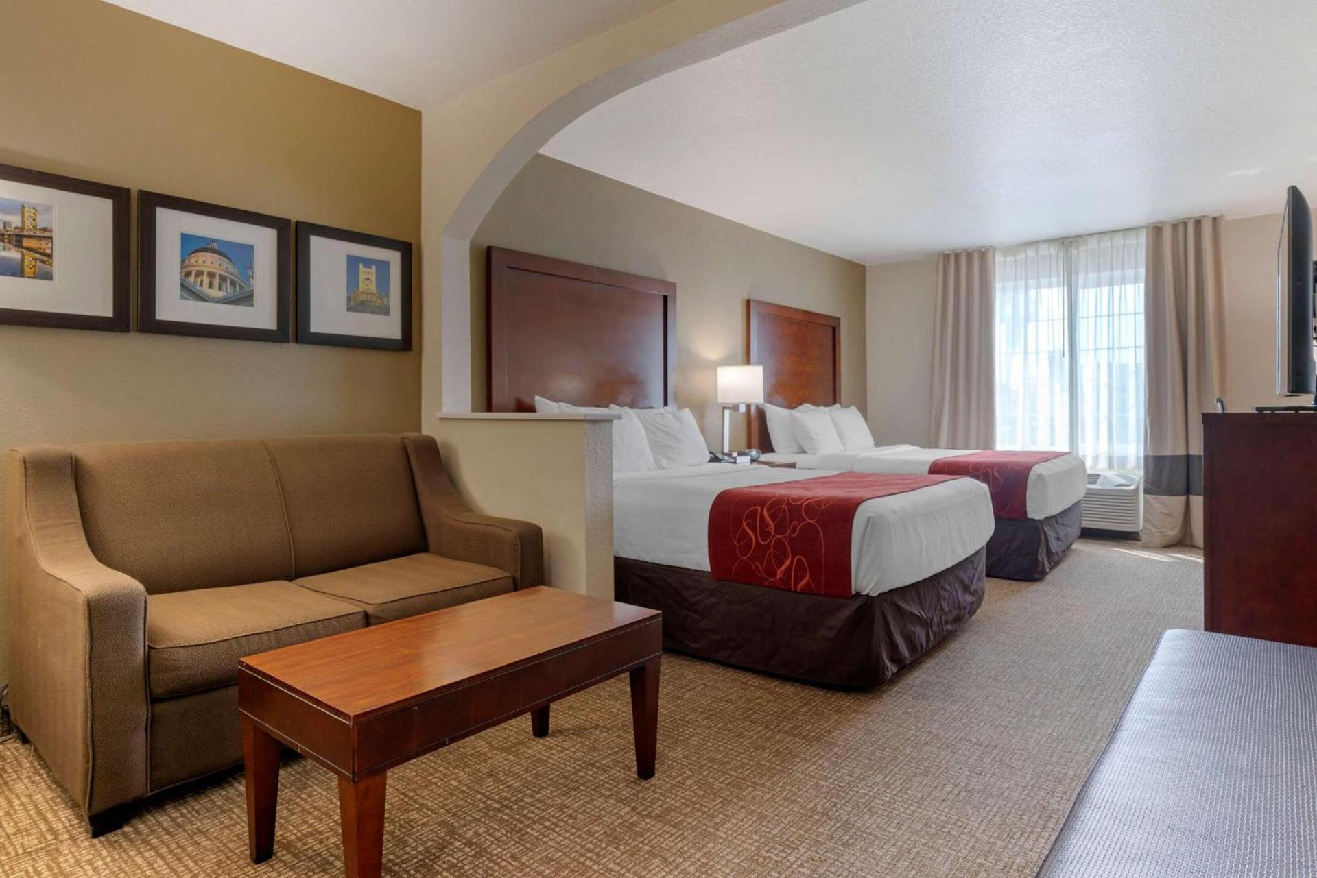 Comfort Suites Downtown Sacramento photo 11
