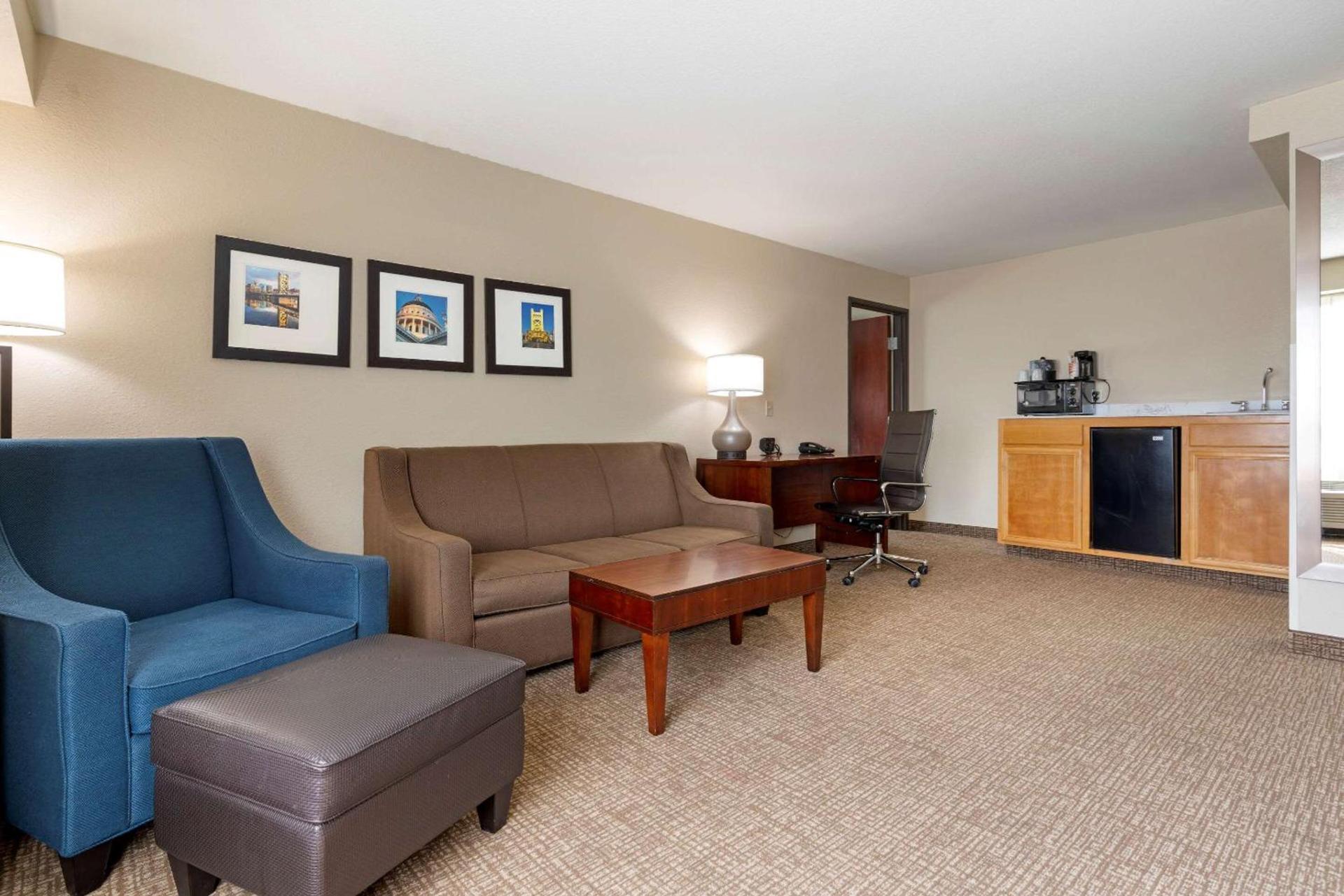 Comfort Suites Downtown Sacramento photo 15