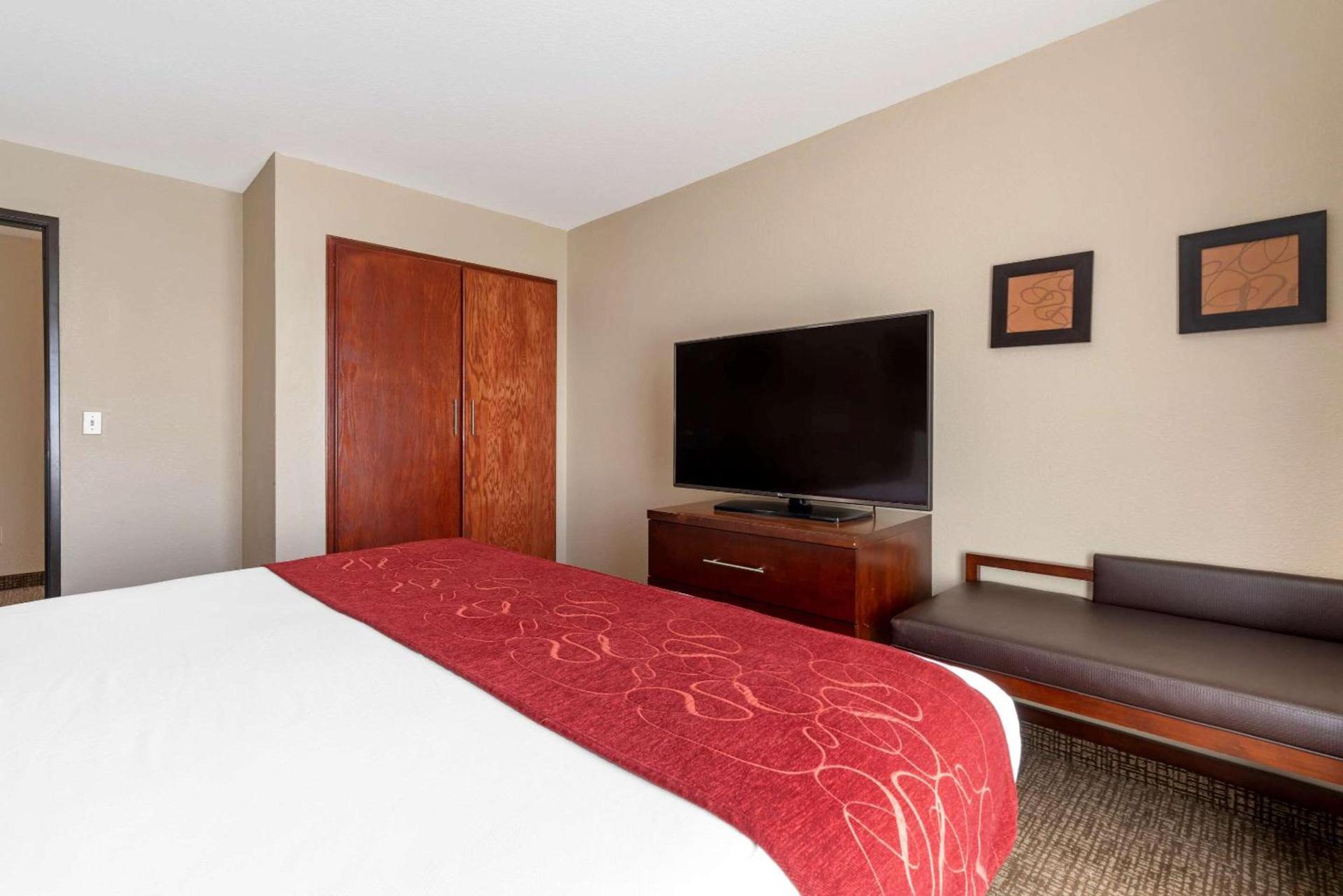 Comfort Suites Downtown Sacramento photo 17