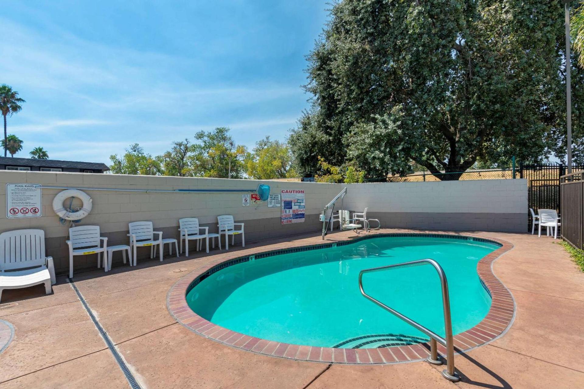 Comfort Suites Downtown Sacramento photo 31