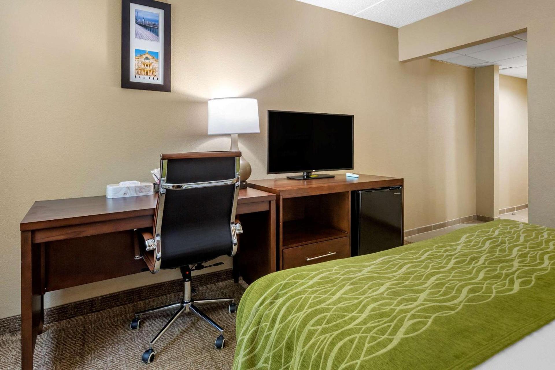 Comfort Inn Edison - New Brunswick photo 13