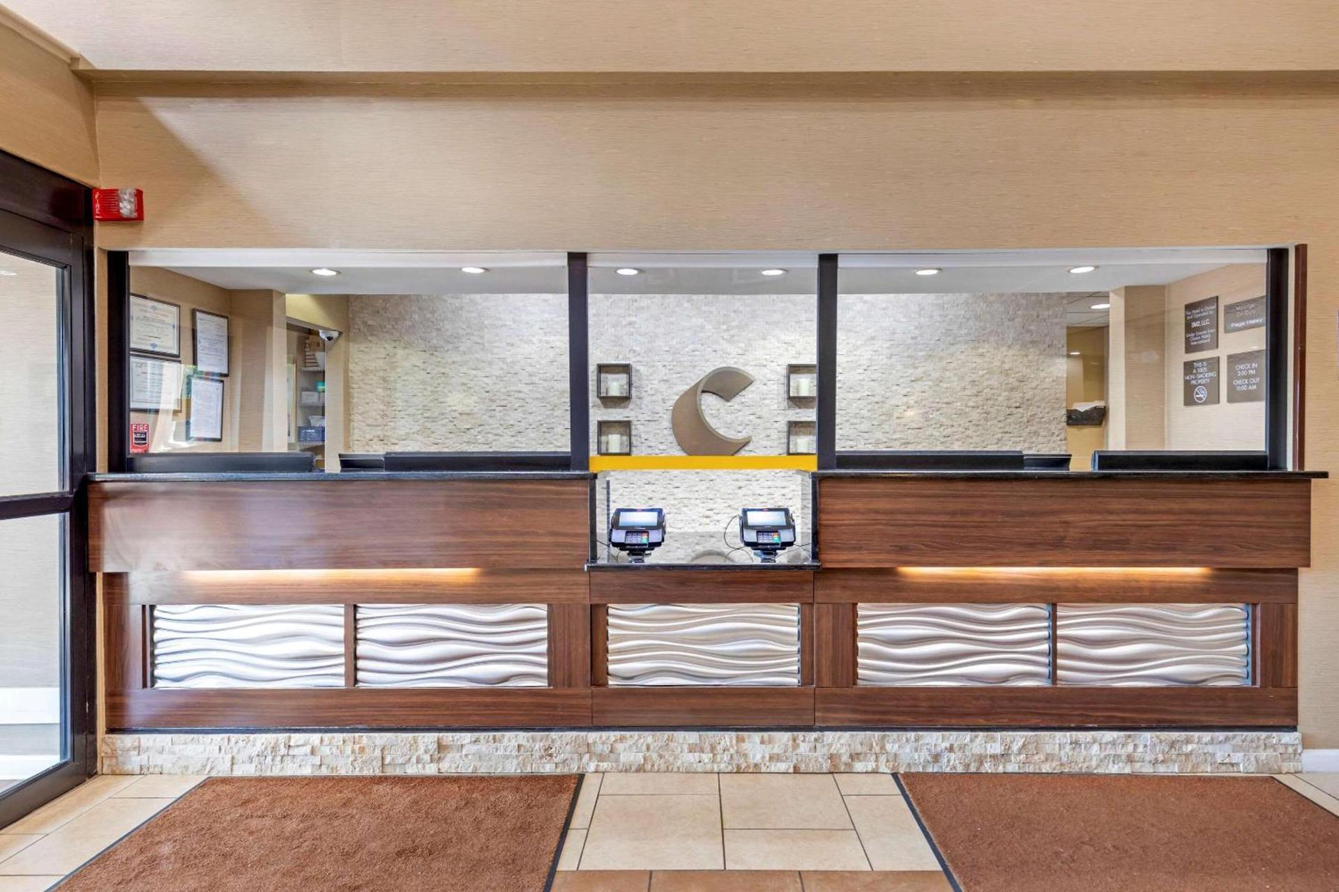 Comfort Inn & Suites Canton Riverstone Area photo 2